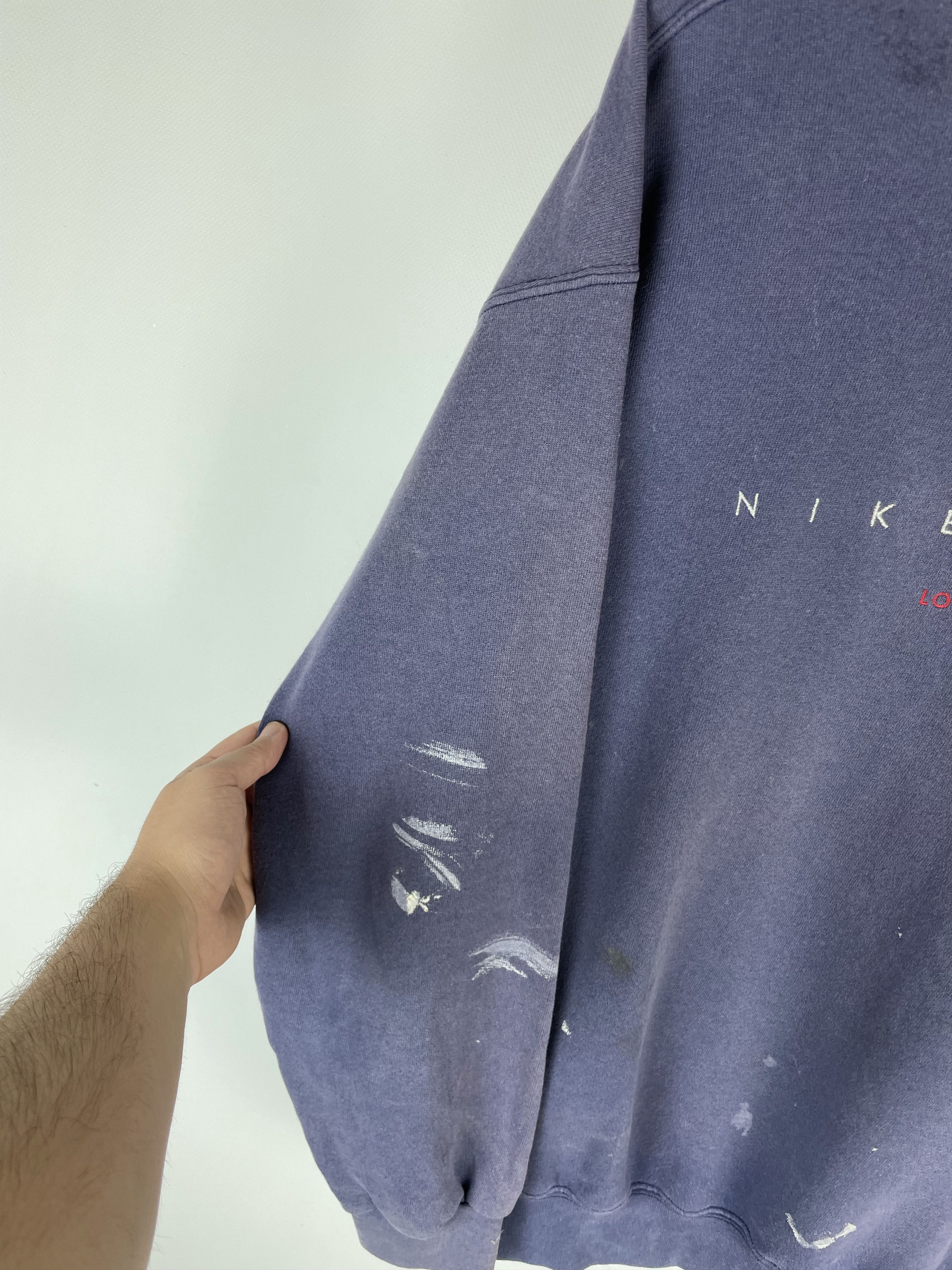 Nike 90’s Nike Town Crewneck Size US L / EU 52-54 / 3 - 8 Thumbnail
