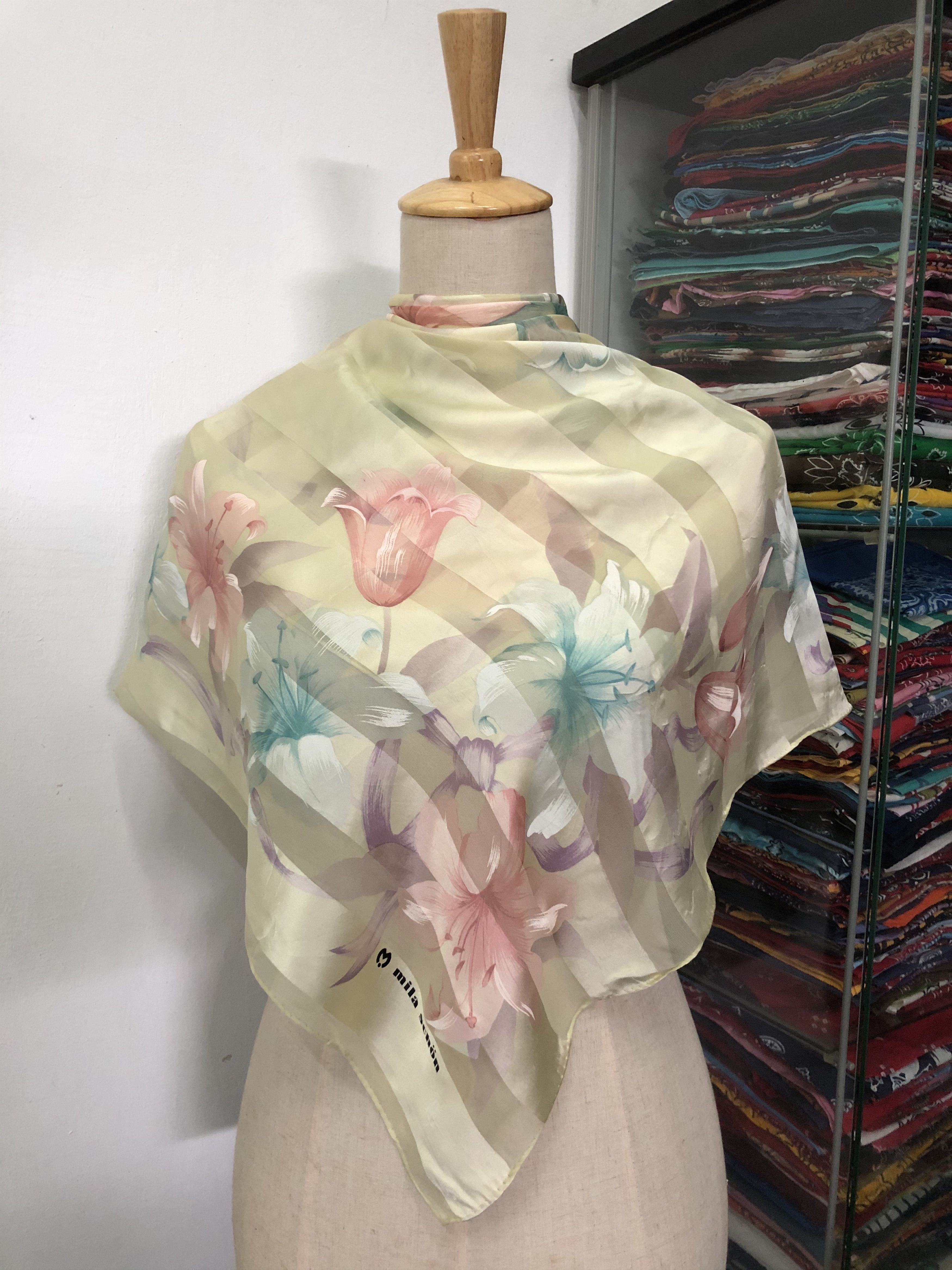 Mila Schon × Vintage Vintage Mila Schon Silk Scarf Size ONE SIZE - 1 Thumbnail