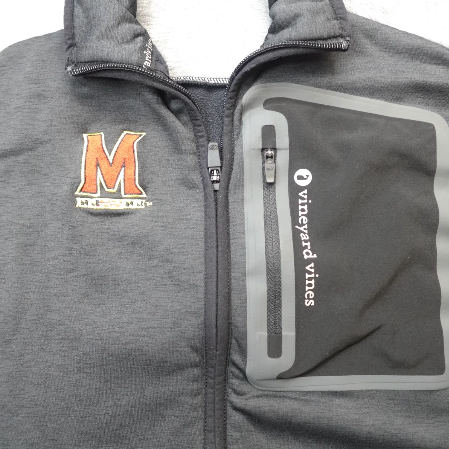 Vineyard Vines Vineyard Vines Vest Small Gray Full Zip College University of Maryland Men Regular S Gray Quilted Logo Embroidered Full Zip Activewear Vest? Size US S / EU 44-46 / 1 - 2 Thumbnail