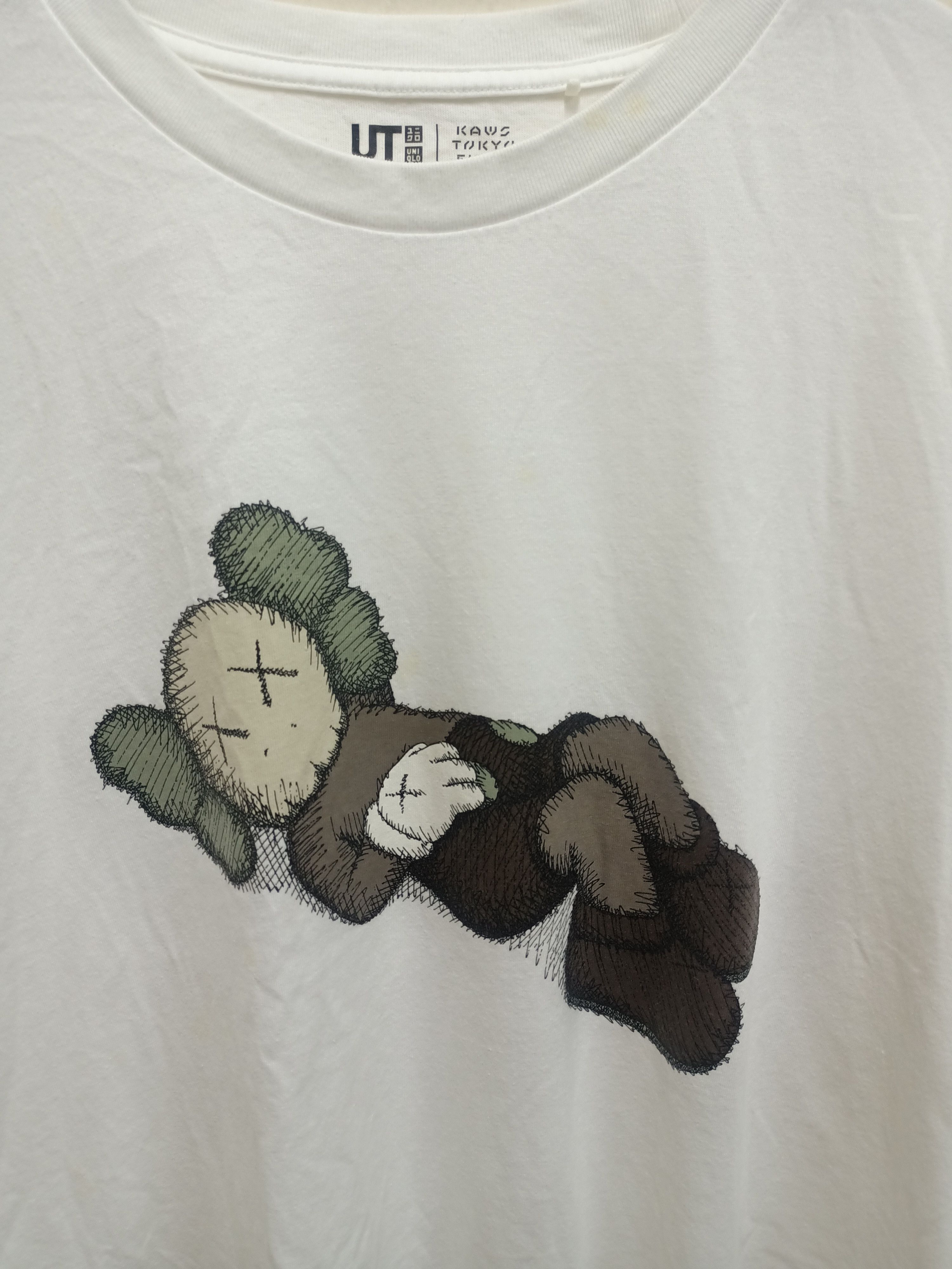 Japanese Brand Kaws Tokyo First t-shirt by Uniqlo Size US XXL / EU 58 / 5 - 2 Thumbnail