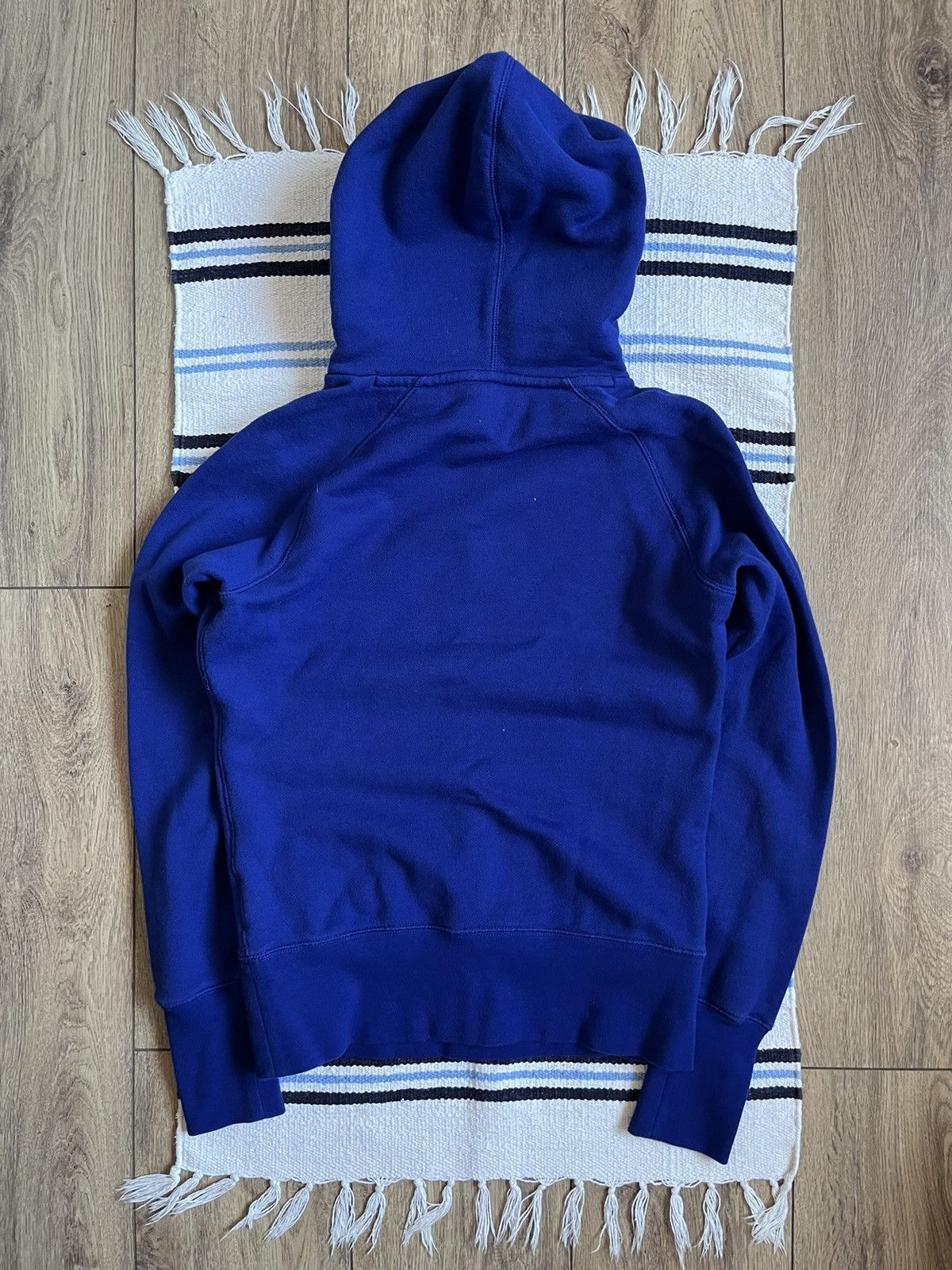 Nike Vintage Nike Y2K Blue Cotton Hoodie Big Velour Logo Size M Size US M / EU 48-50 / 2 - 12 Thumbnail