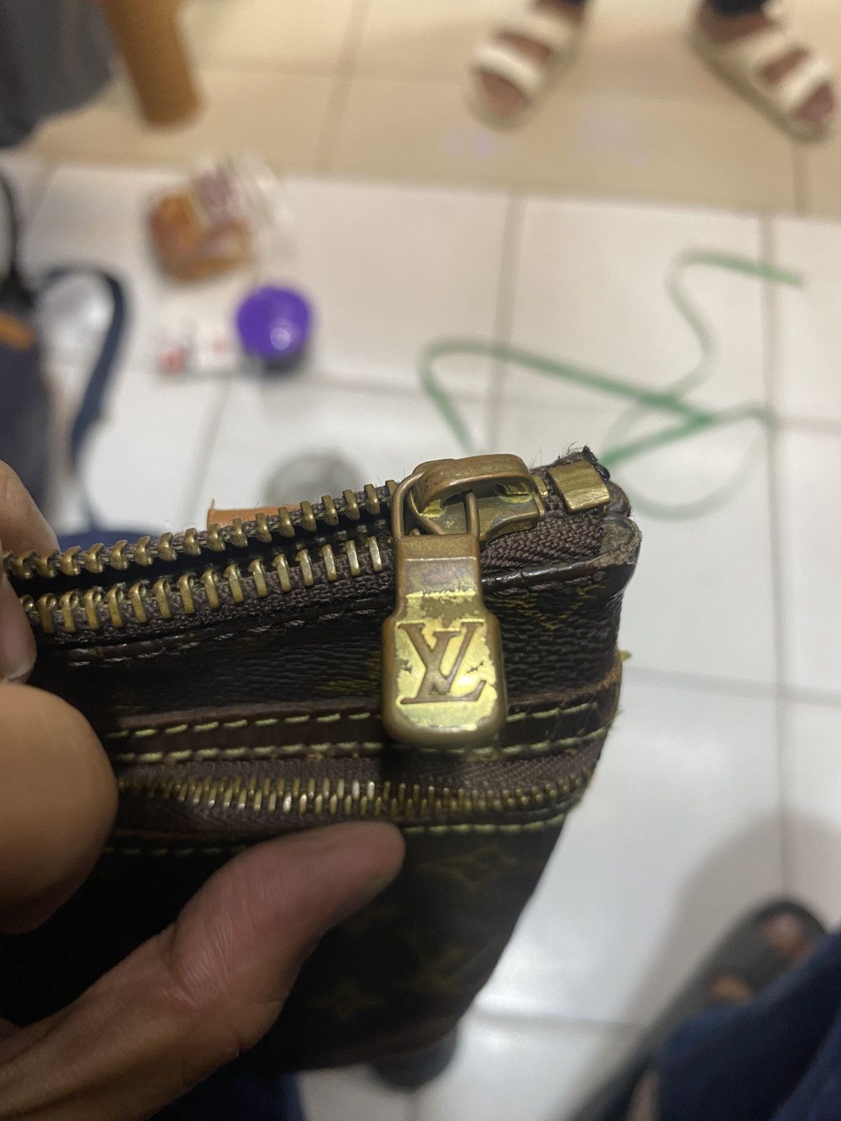 Louis Vuitton Louis Vuitton Size ONE SIZE - 4 Thumbnail