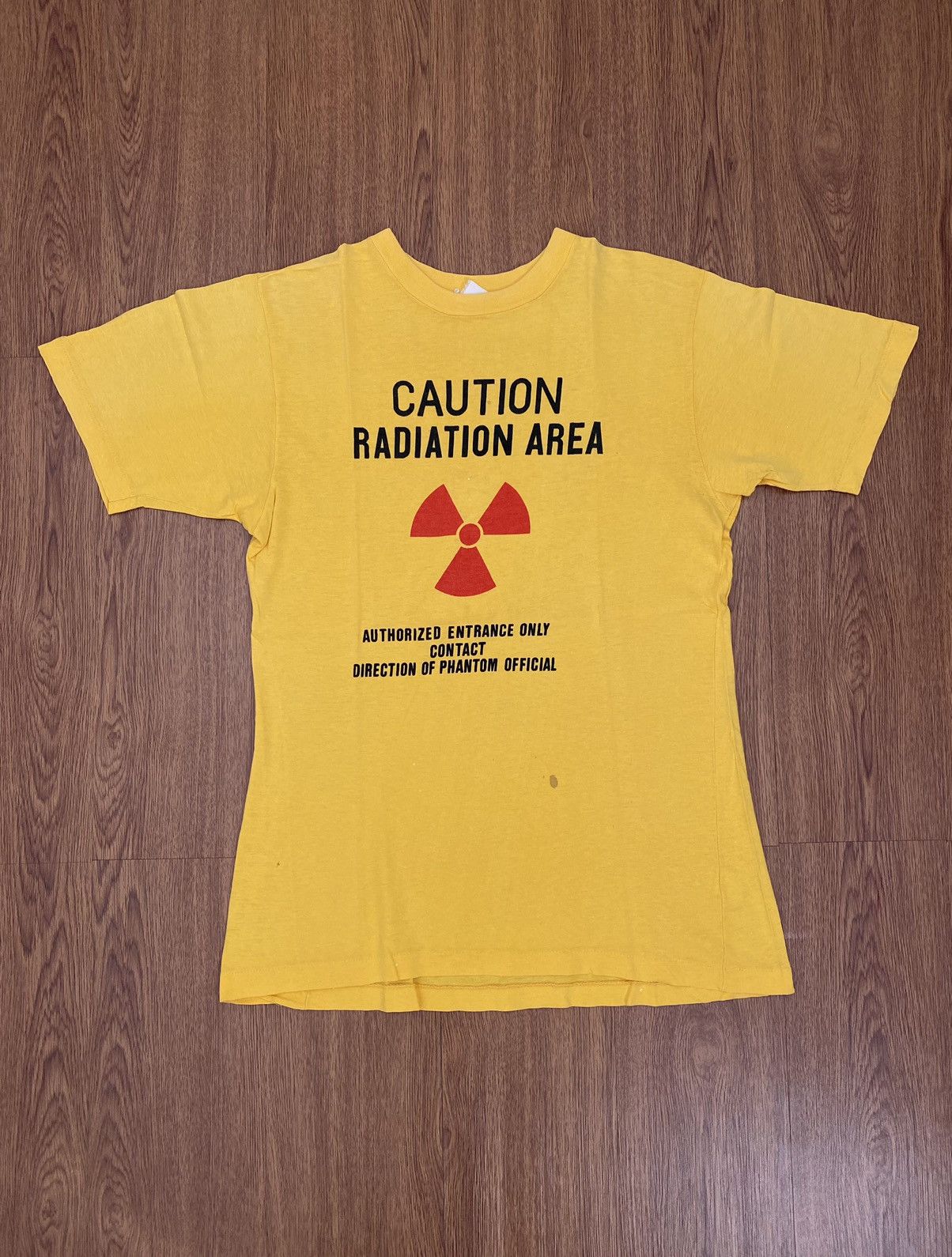 Sports Specialties × Vintage Vintage Caution radiation area t-shirt Size US S / EU 44-46 / 1 - 1 Thumbnail