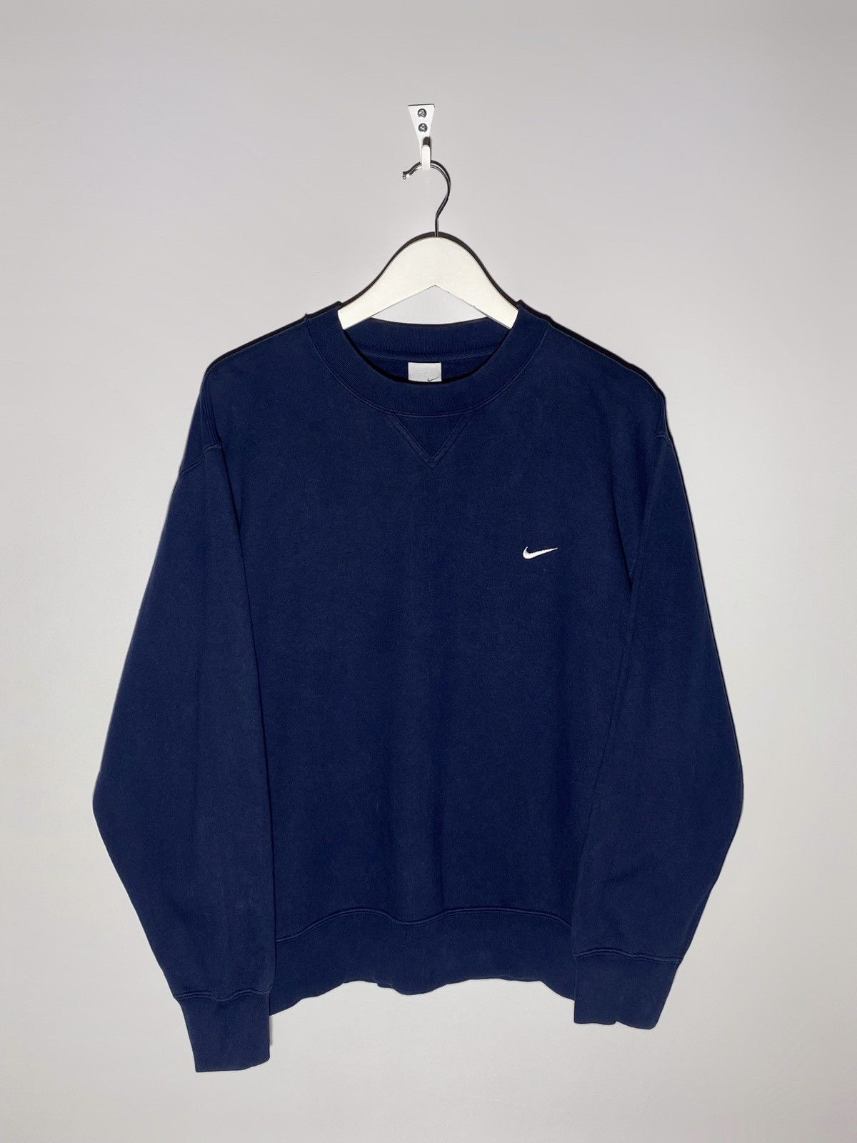 Nike 🔥 Vintage Nike Y2k Swoosh Logo Boxy Sweatshirt Navy Blue Size US M / EU 48-50 / 2 - 1 Thumbnail