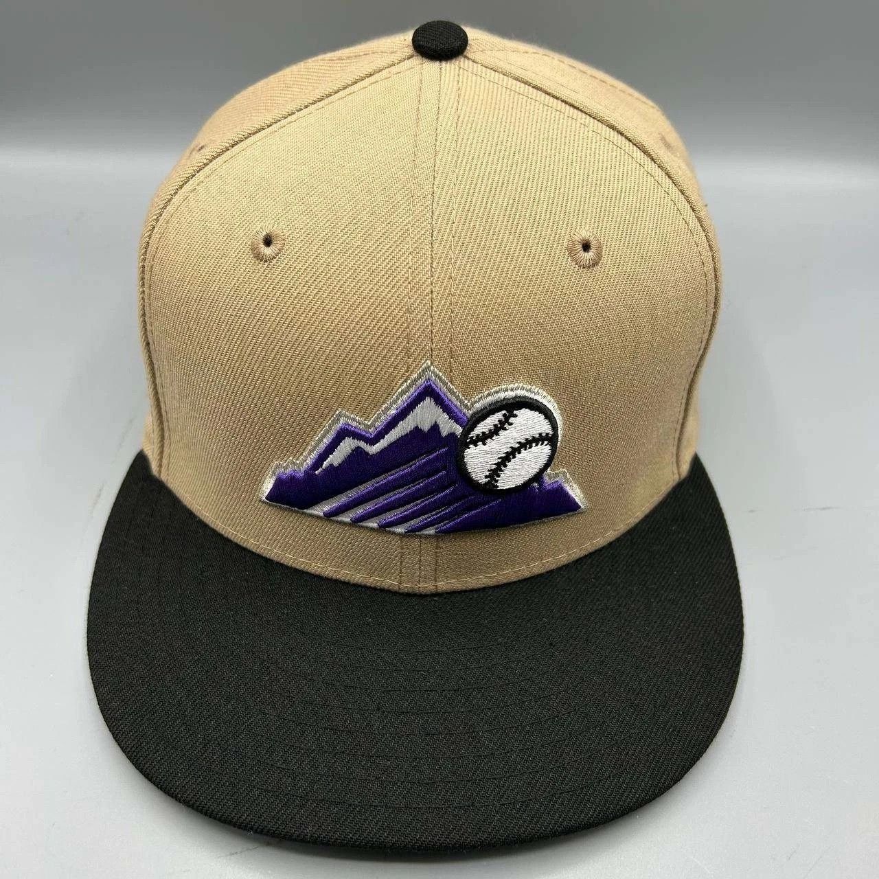 New Era Colorado Rockies Hat Men 7 3/8 Beige Black MLB Fitted Cap Size ONE SIZE - 1 Thumbnail