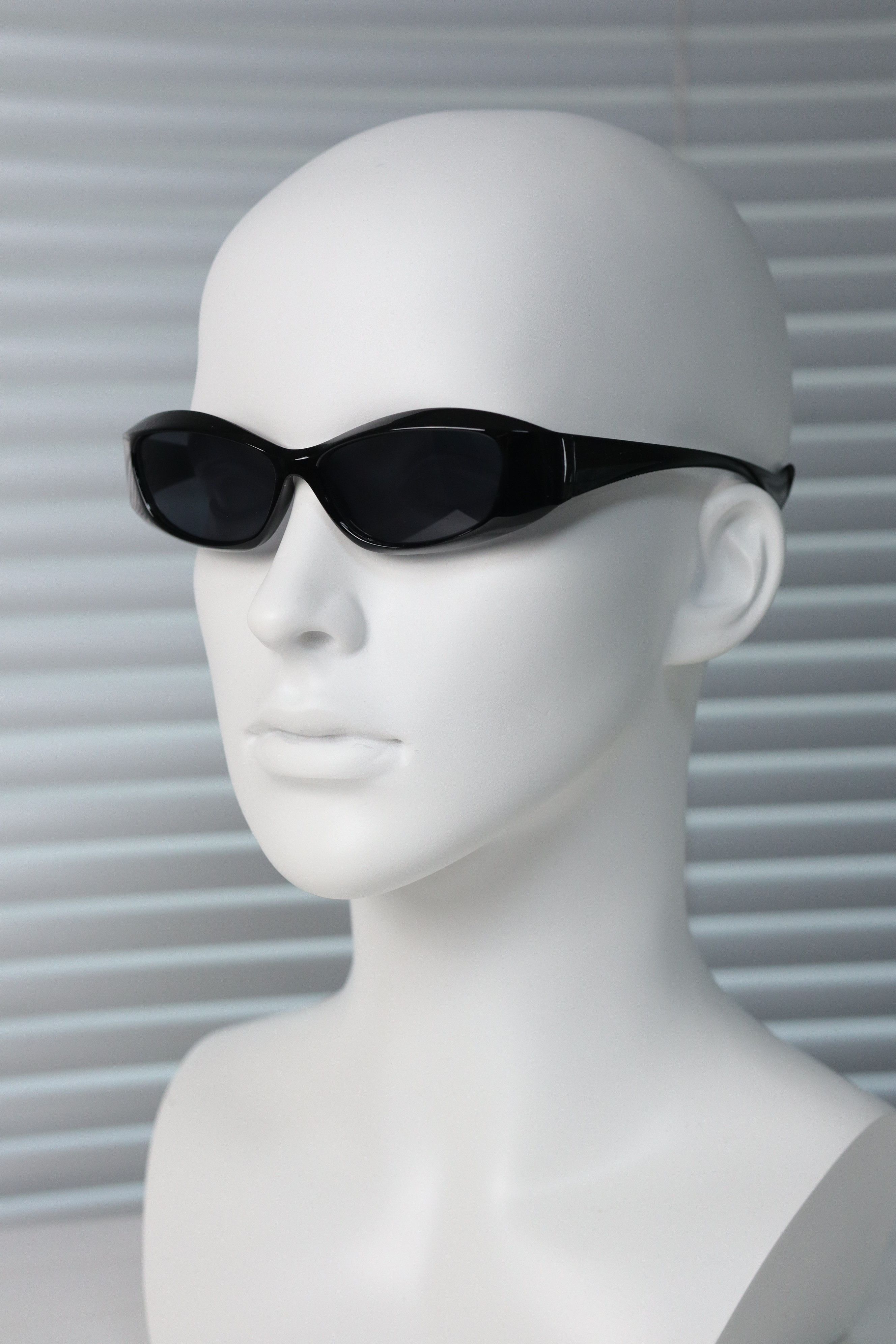 Japanese Brand Rare Vtg Y2k Avant Garde Round Sunglasses Black Unisex OS Size ONE SIZE - 7 Thumbnail