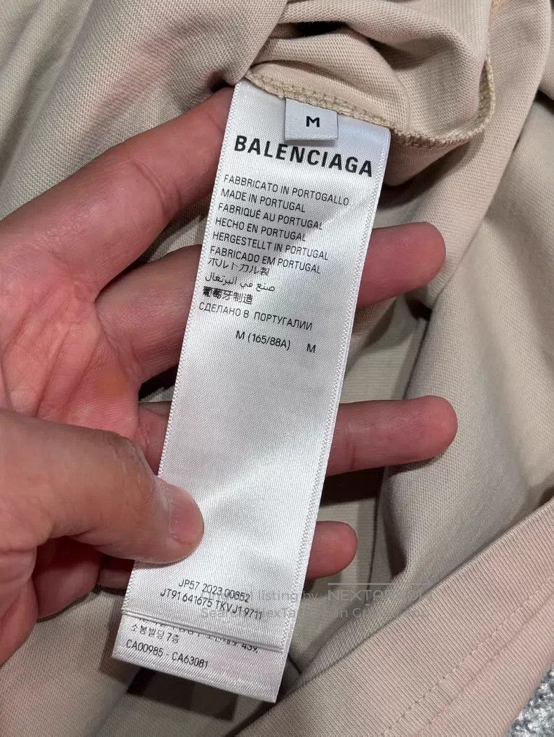 Balenciaga Balenciaga Embroidered Cola Logo Beige Round Neck Short Sl Size US M / EU 48-50 / 2 - 5 Thumbnail