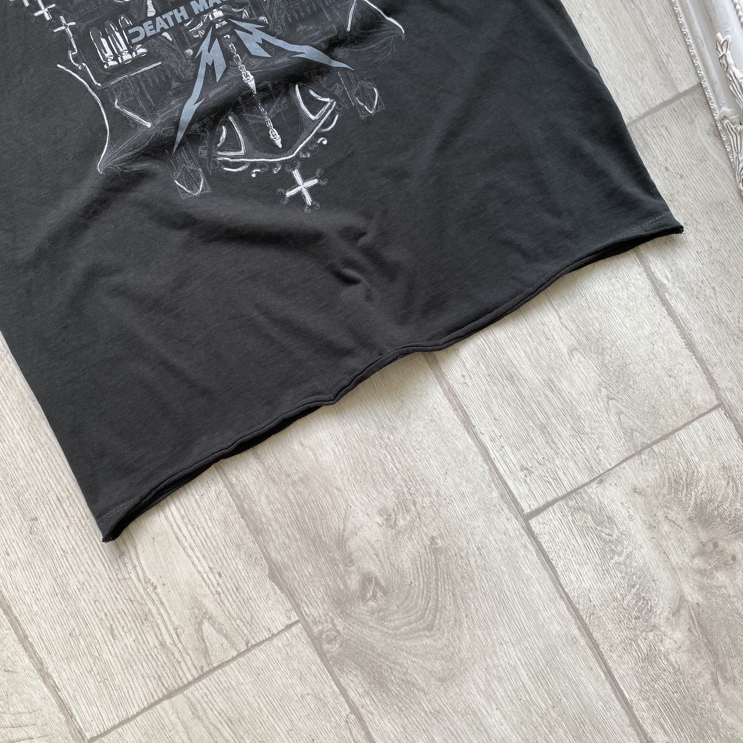 Band Tees ⚰️ Metallica Death Magnetic Logo Tee Rock band tshirt Size US M / EU 48-50 / 2 - 2 Thumbnail