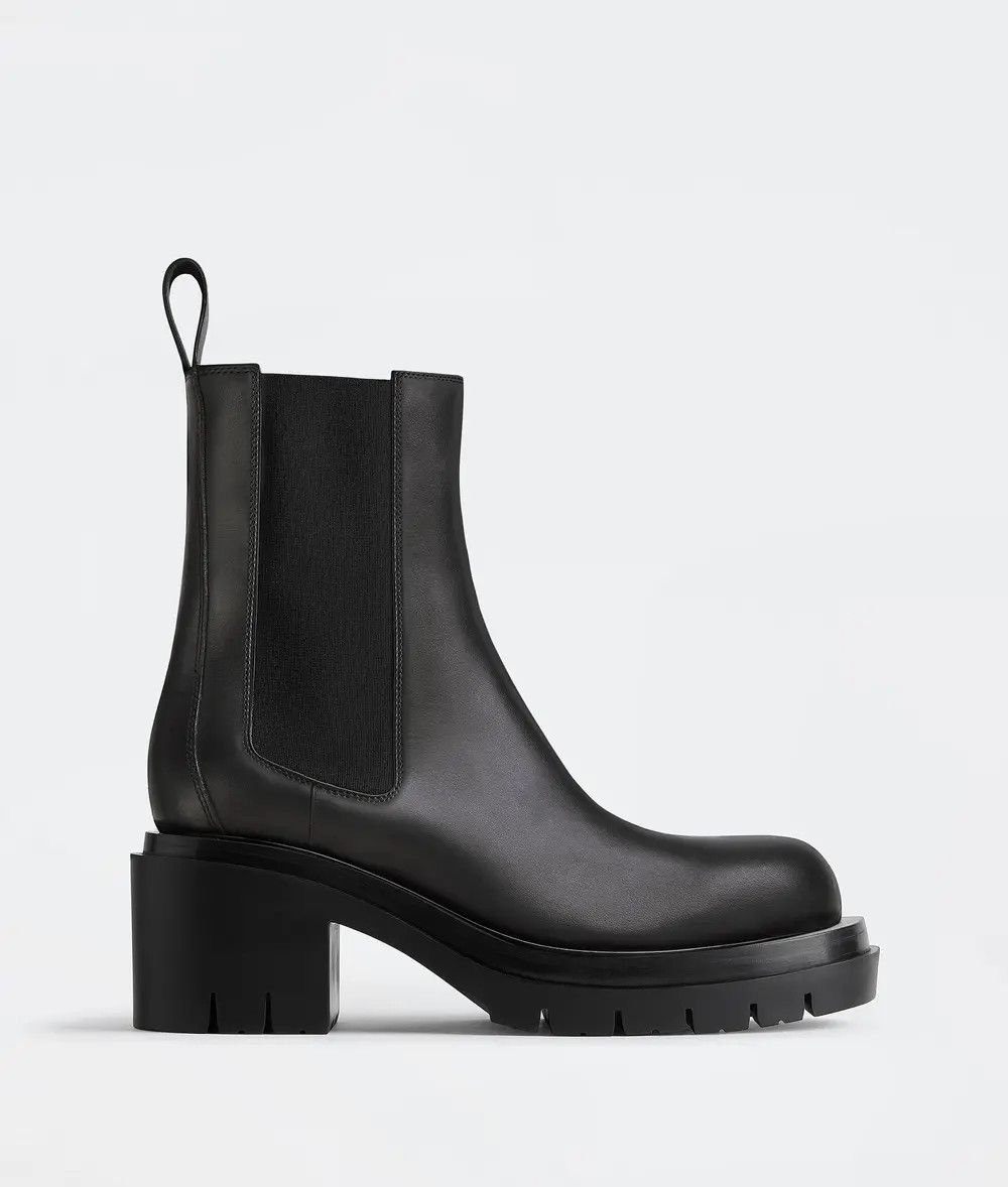 Bottega Veneta o1s1rm0126 Lug Chelsea Boots in Black Size US 9 / IT 39 - 1 Thumbnail