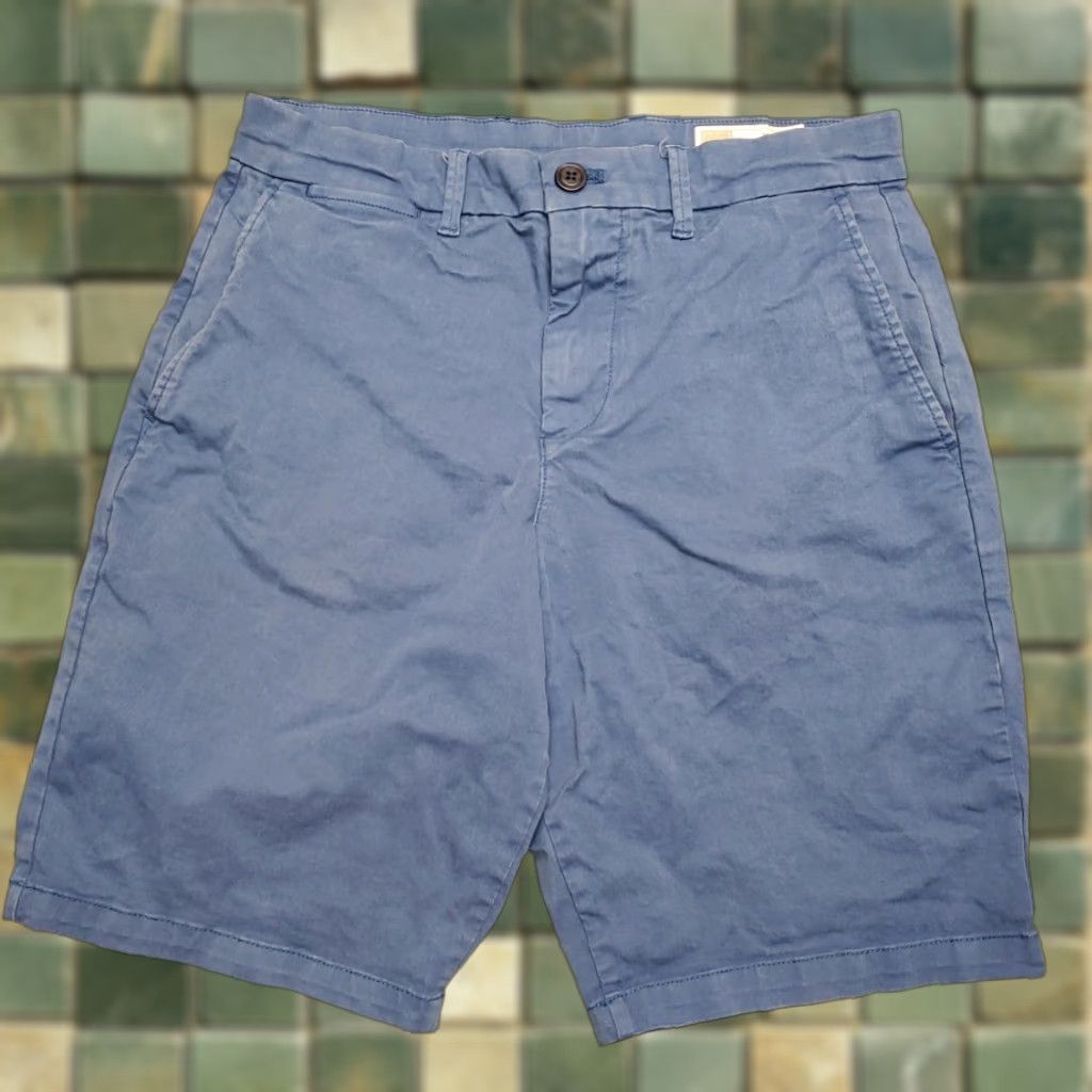 Gap Gap Shorts Mens 28 Blue Twill Preppy Chino Classic Comfort Casual Size US 28 / EU 44 - 1 Thumbnail