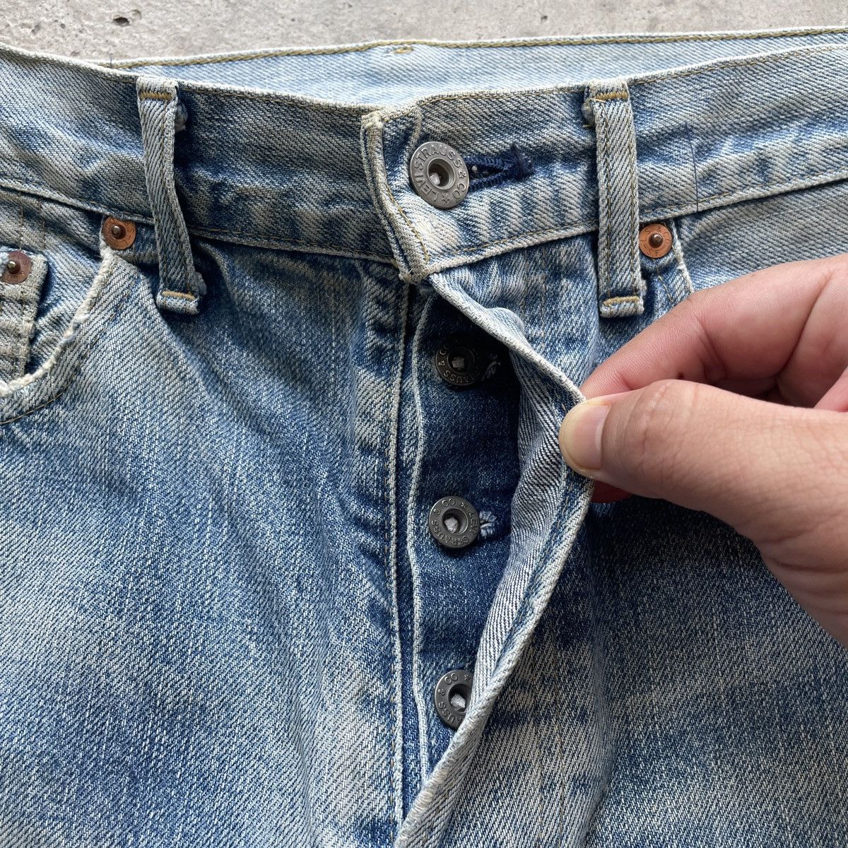 Levi's Vintage Clothing Vintage Levi’s Big E Wash Buckle Distressed Jeans Faded Pant Size US 29 - 8 Thumbnail