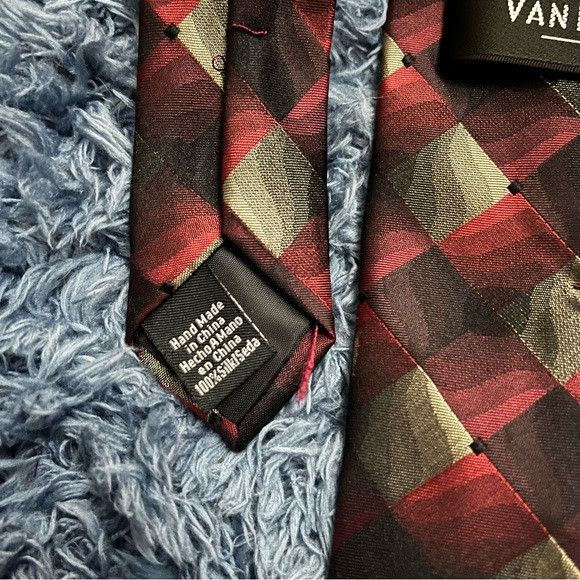 Van Heusen Van Heusen tie cube square 100% silk handmade in China Size ONE SIZE - 3 Thumbnail