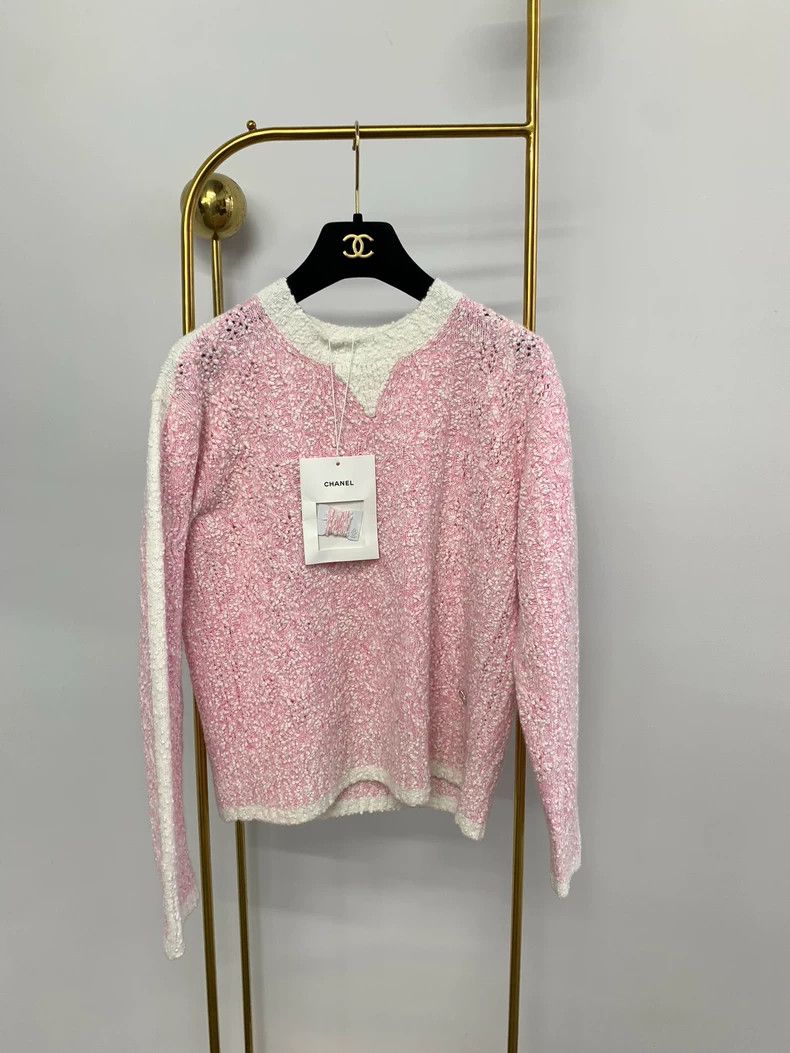 Chanel Chanel 24P pink knitted long sleeves Size XS / US 0-2 / IT 36-38 - 1 Thumbnail
