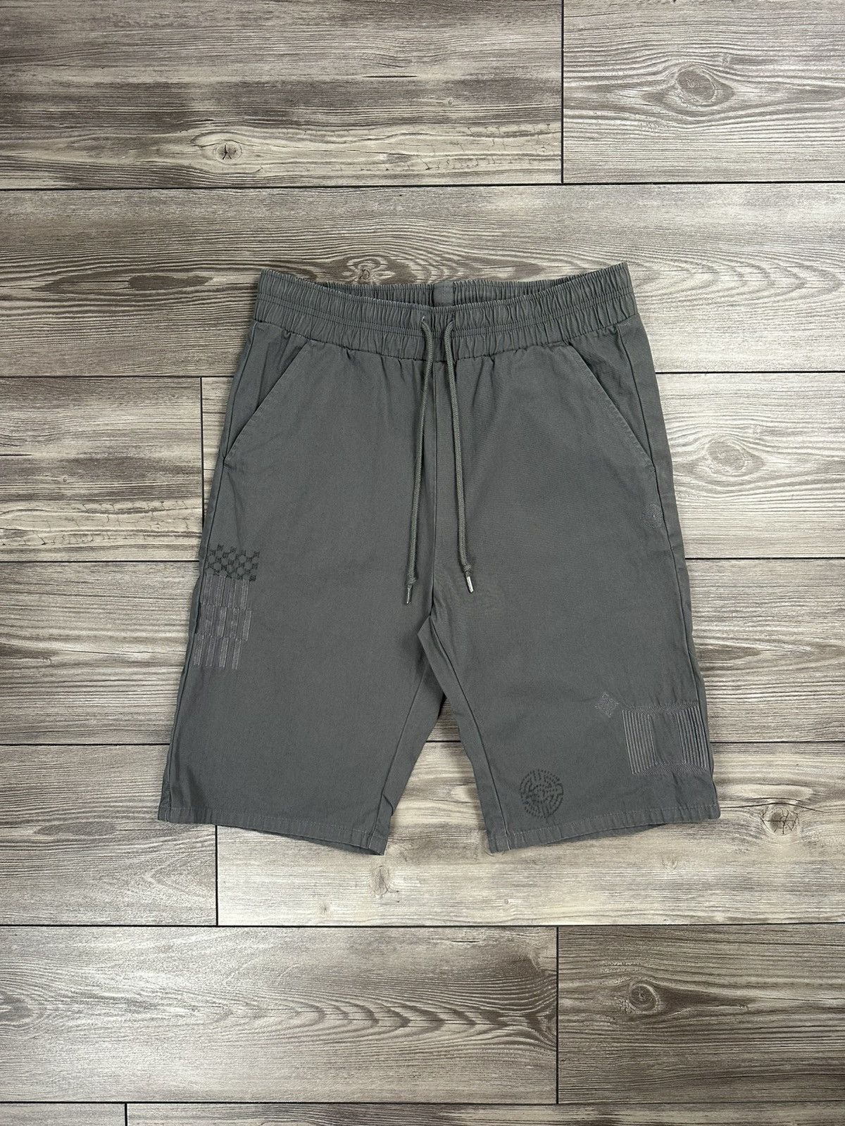 John Elliott John Elliott Charcoal Embroidered Shorts Size US 30 / EU 46 - 1 Thumbnail