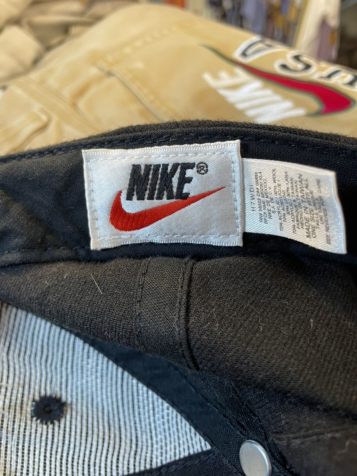 Nike Vintage Nike Spell Out Size ONE SIZE - 11 Thumbnail