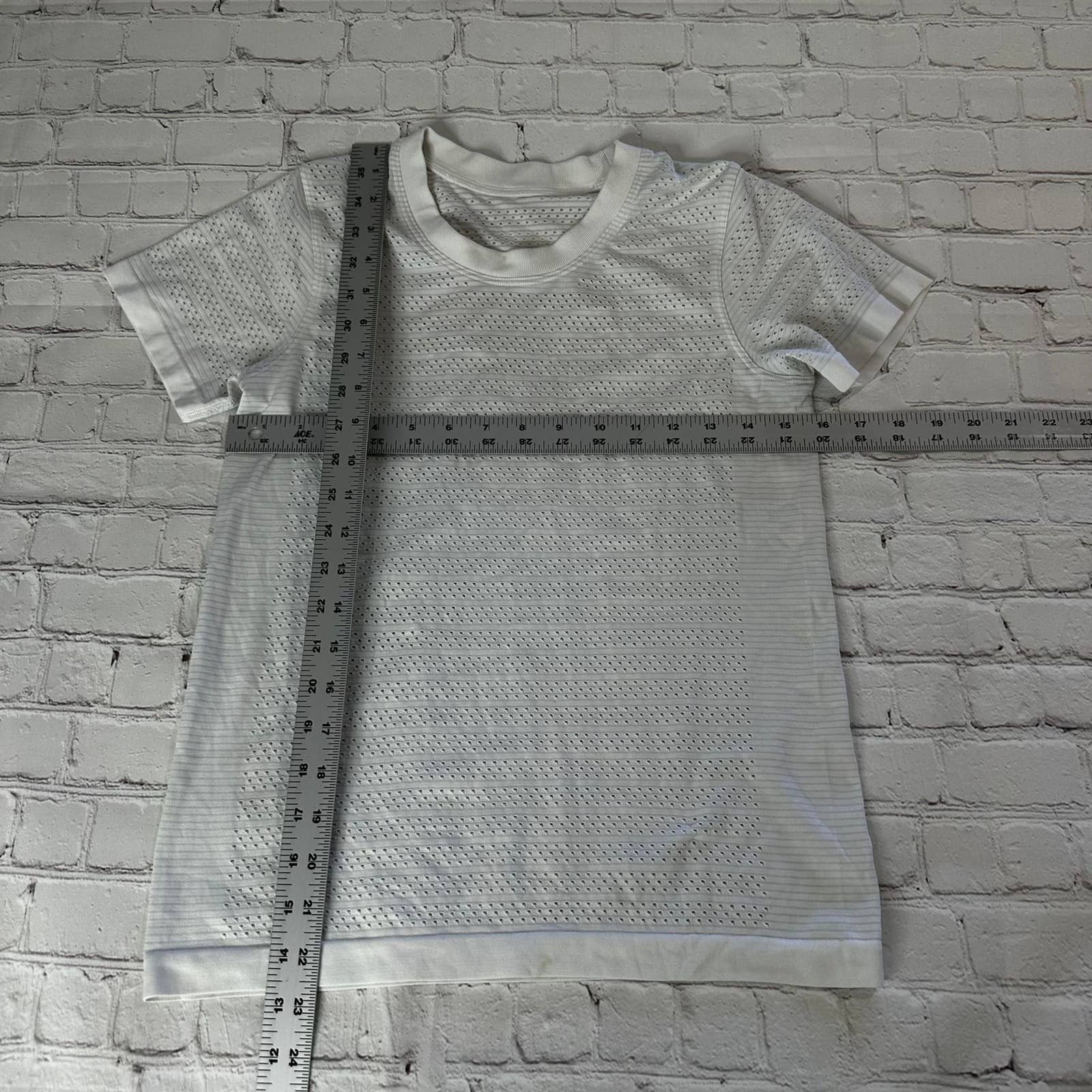 Lululemon Lululemon White womens tee Size S / US 4 / IT 40 - 4 Thumbnail