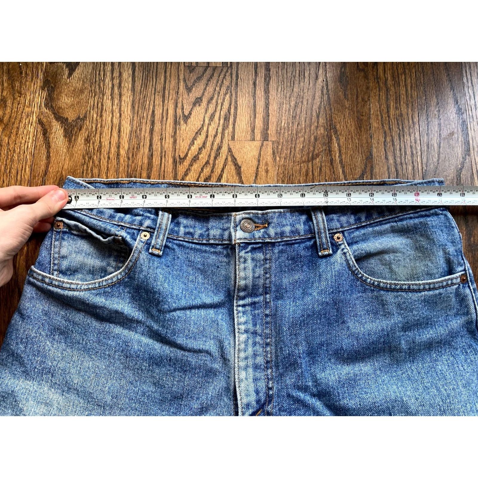 Levi's VINTAGE Levi's 550 Jeans Mens 36x30 (fits 34x29) Blue Denim 90s Modern Canada Size US 36 / EU 52 - 6 Thumbnail