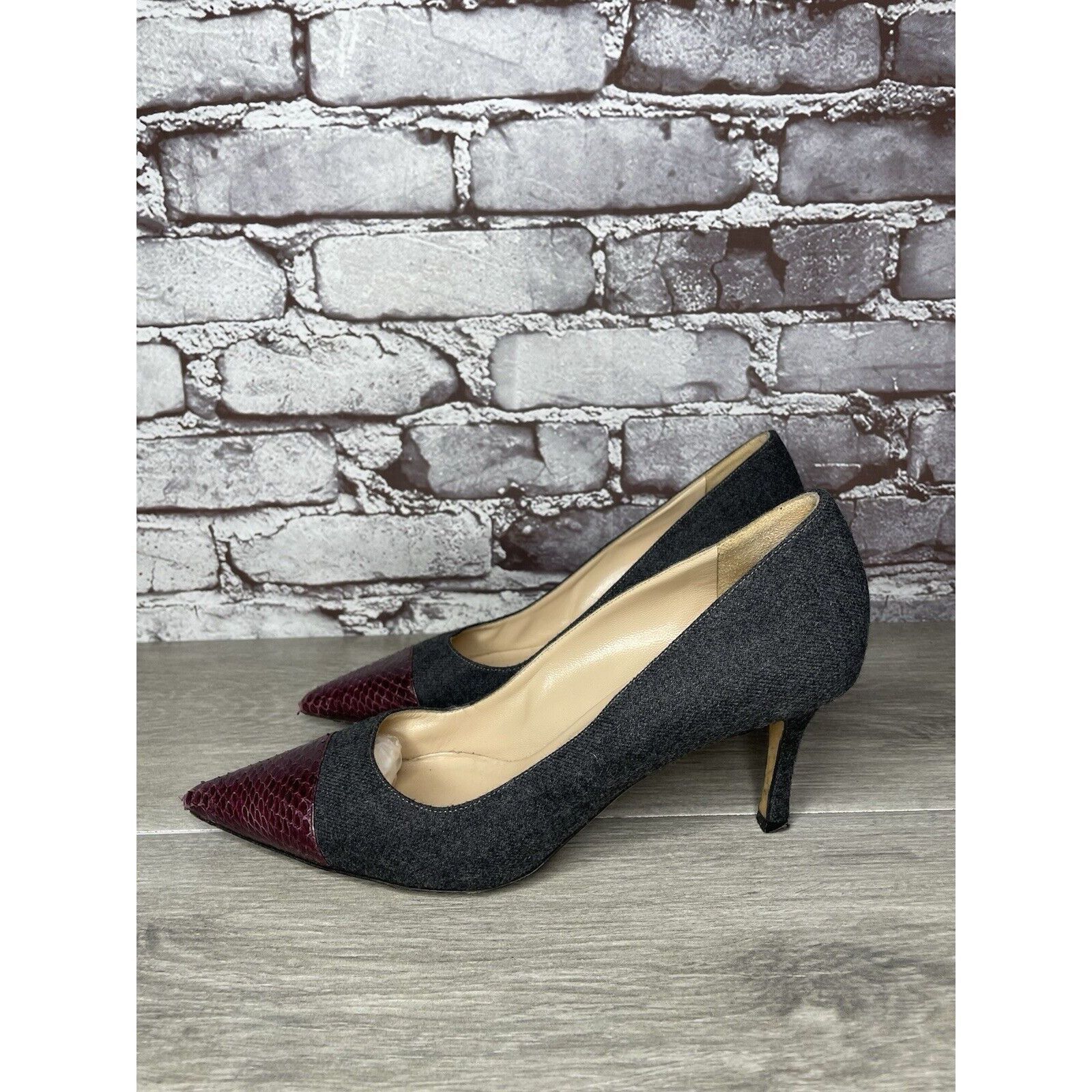 Manolo Blahnik Manolo Blahnik Grey Wool Fabric Burgundy Pointed Toe Heels W Size US 9 / IT 39 - 9 Thumbnail