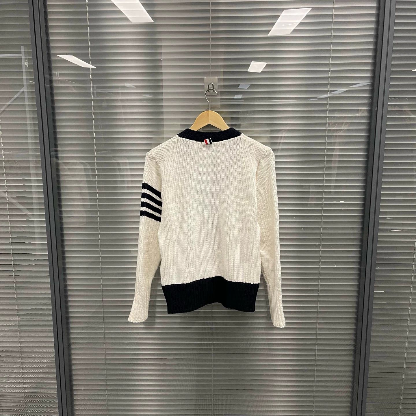 Thom Browne Thom Browne Classic Stripe 4-Button Knitted Cardigan 0 Size XS / US 0-2 / IT 36-38 - 2 Thumbnail