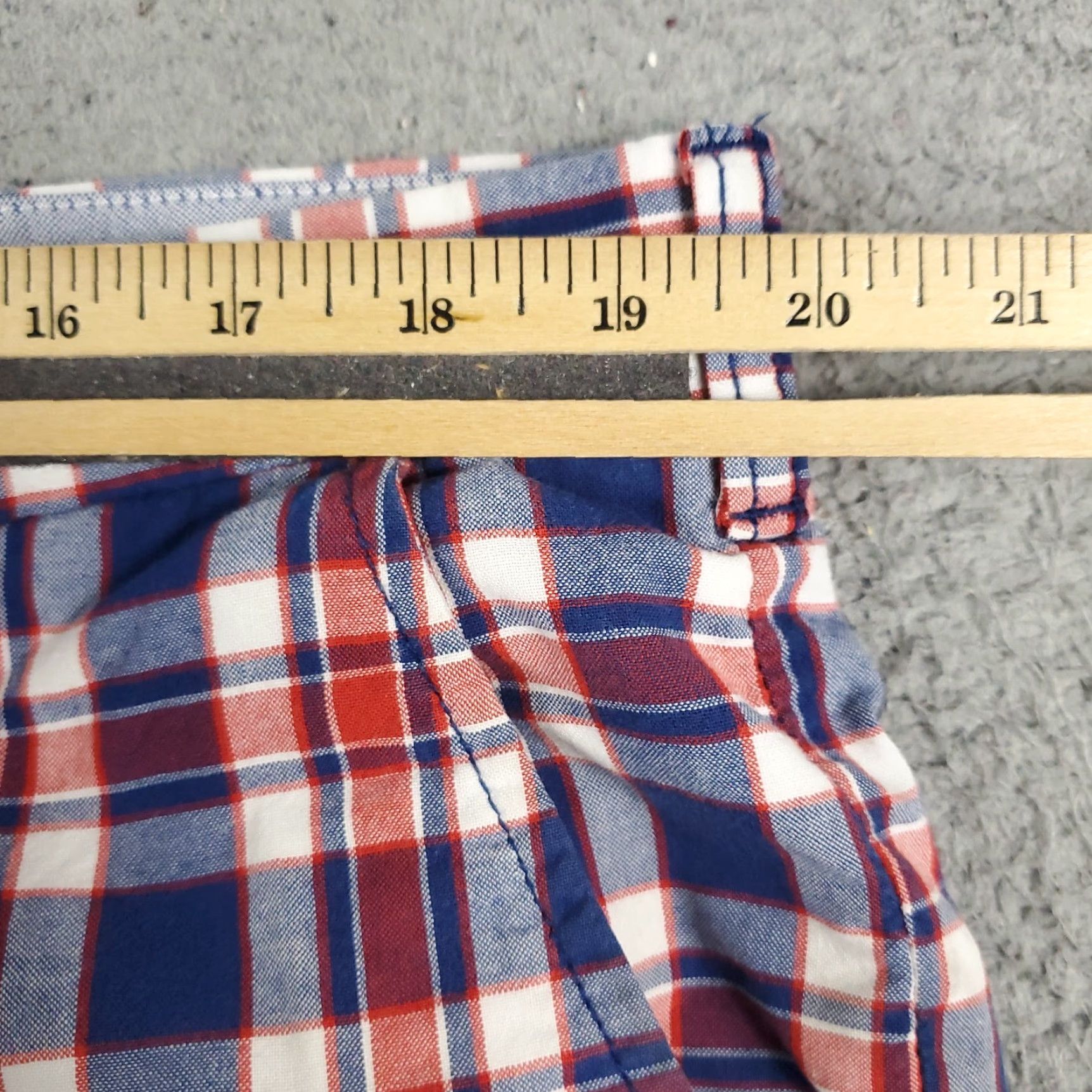 Tommy Hilfiger VINTAGE Tommy Hilfiger Shorts Mens Size 38 Chino Flat Front Casual Red Plaid Classic Size US 38 / EU 54 - 4 Thumbnail