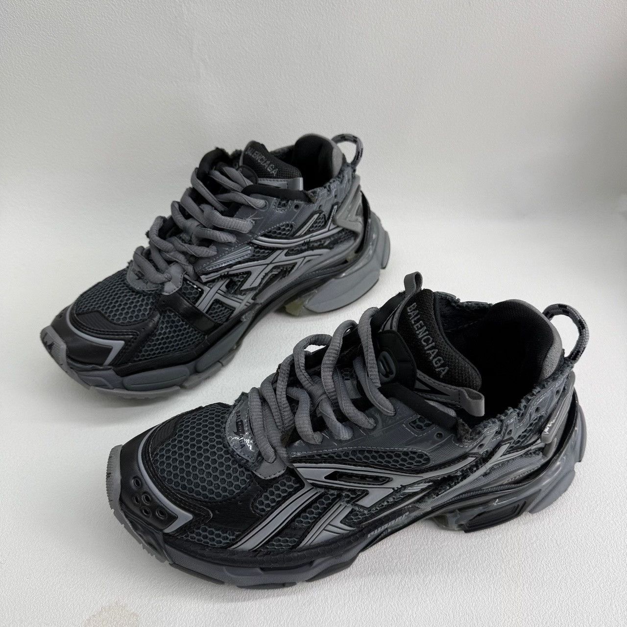 Balenciaga Balenciaga Running Gray Lowtop Sneakers 8.5 Men Size US 8.5 / EU 41-42 - 1 Thumbnail