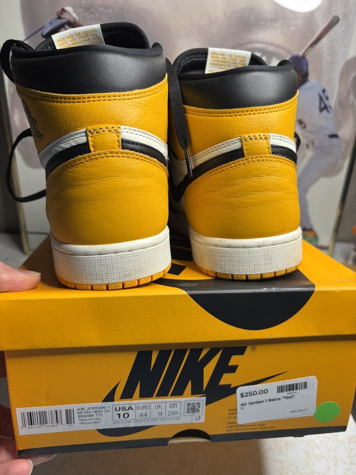 Jordan Brand Air Jordan 1 Retro High OG taxi Size US 10 / EU 43 - 7 Thumbnail
