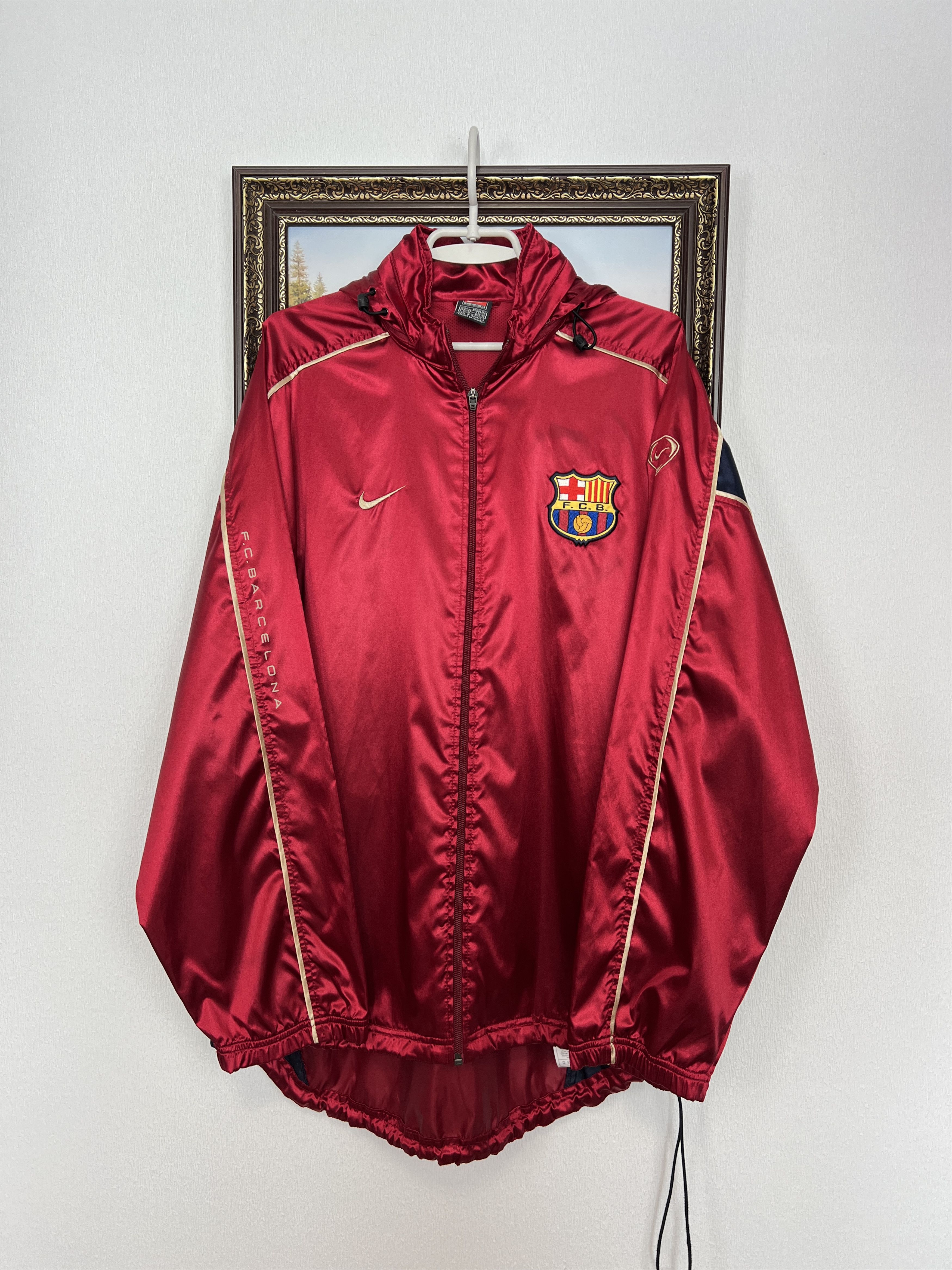 Nike Vintage Nike FC Barcelona Nylon Red Jacket Soccer Size US L / EU 52-54 / 3 - 1 Thumbnail
