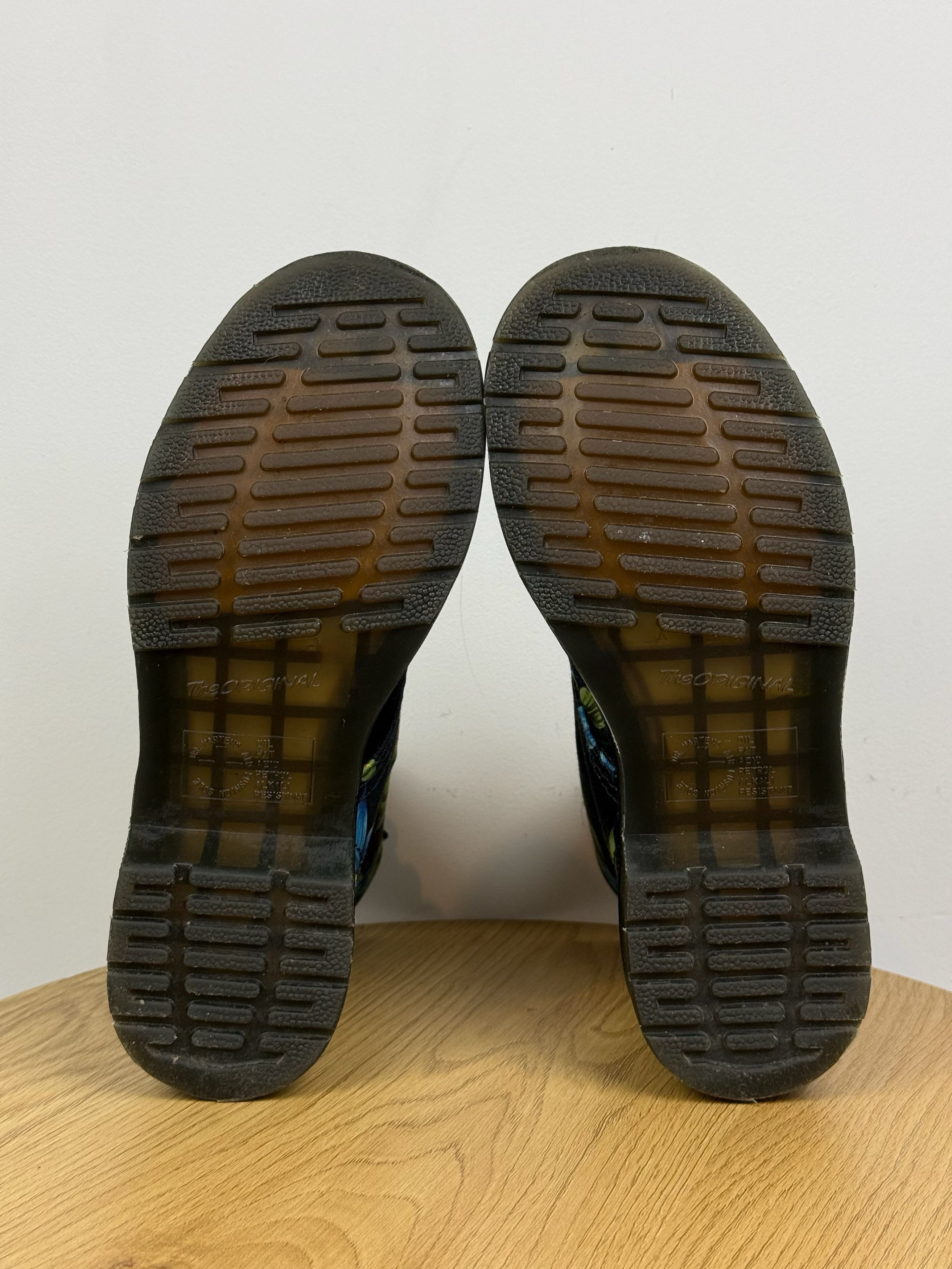 Dr. Martens Dr. Martens Hawaiian Castel Vegan Black Floral Women's EUR37 Size US 7 / IT 37 - 9 Thumbnail