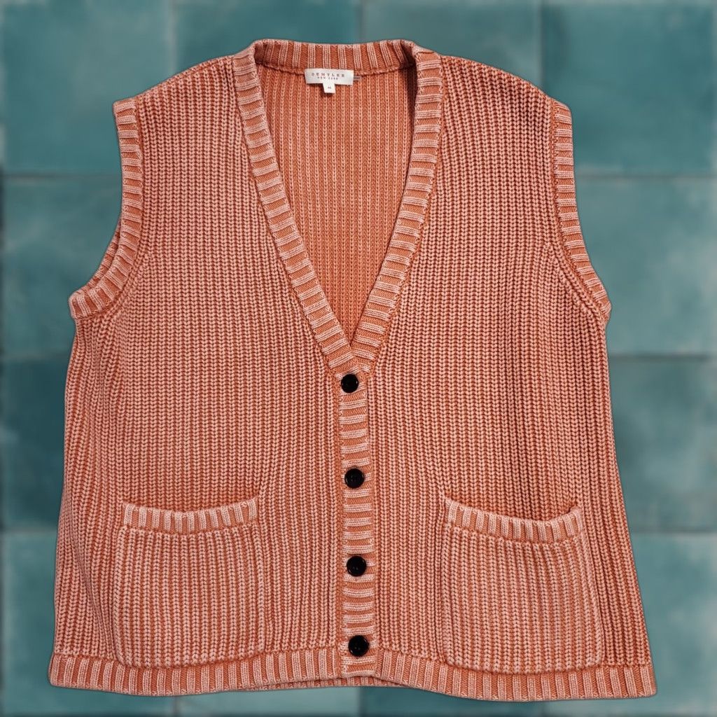 Vintage VINTAGE DEMYLEE Sweater Vest Women XS Coral Orange Layne Patch Pocket Boxy Heavyweight V-Neck Button Front Pockets Cotton Demylee Size XS / US 0-2 / IT 36-38 - 1 Thumbnail