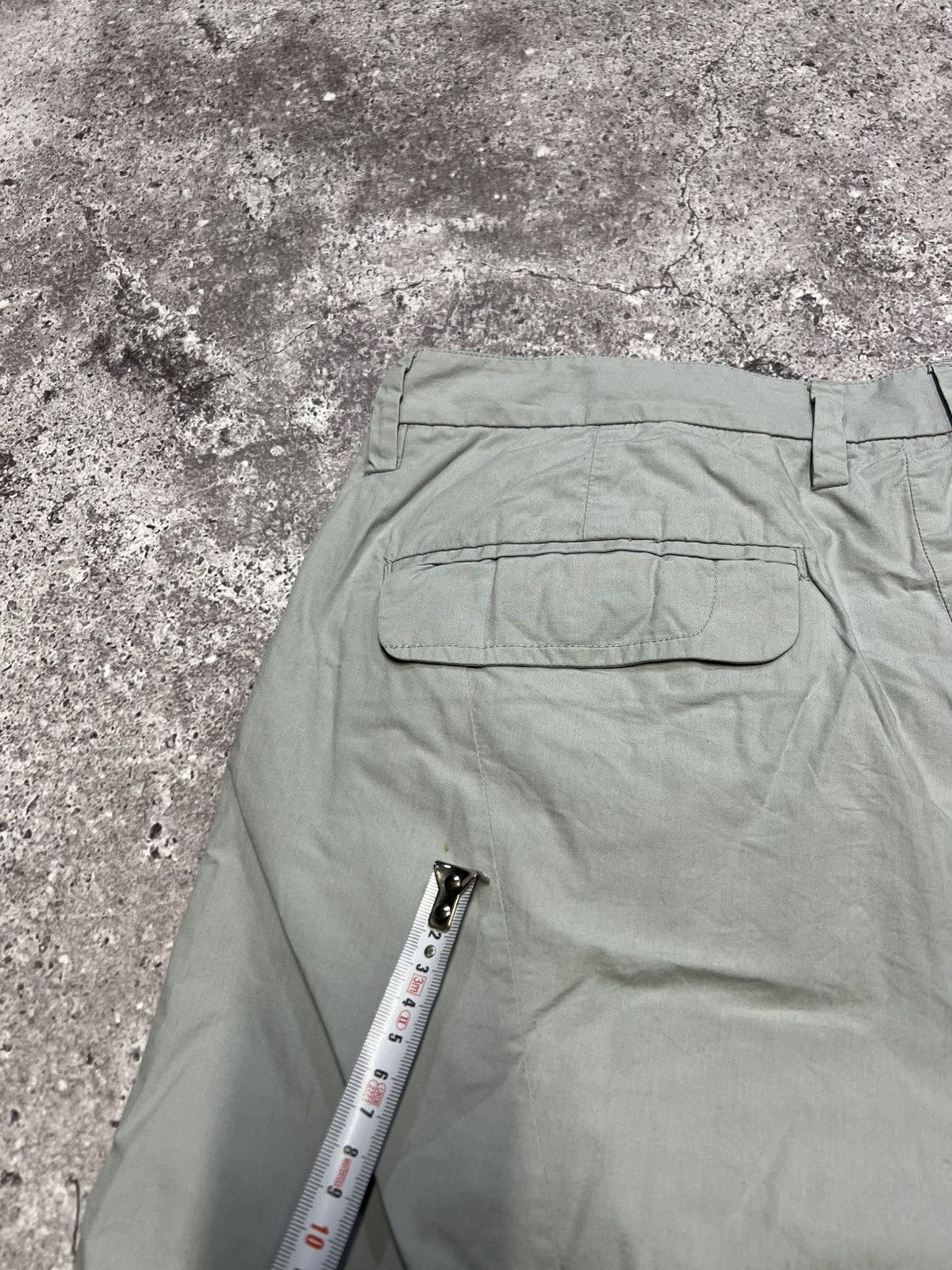 Armani Exchange Armani y2k multi pocket Gray men's shorts vintage Size US 34 / EU 50 - 10 Thumbnail