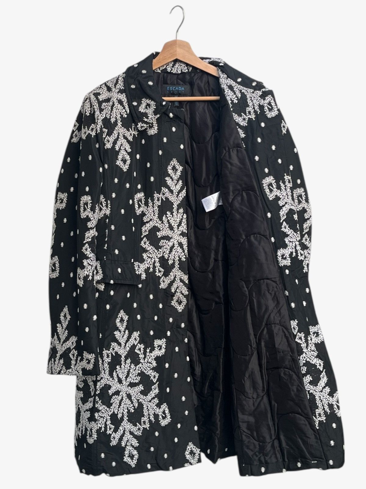 Escada Escada Sport Black Snowflake Embroidery Coat Made in Romania Size M / US 6-8 / IT 42-44 - 3 Thumbnail
