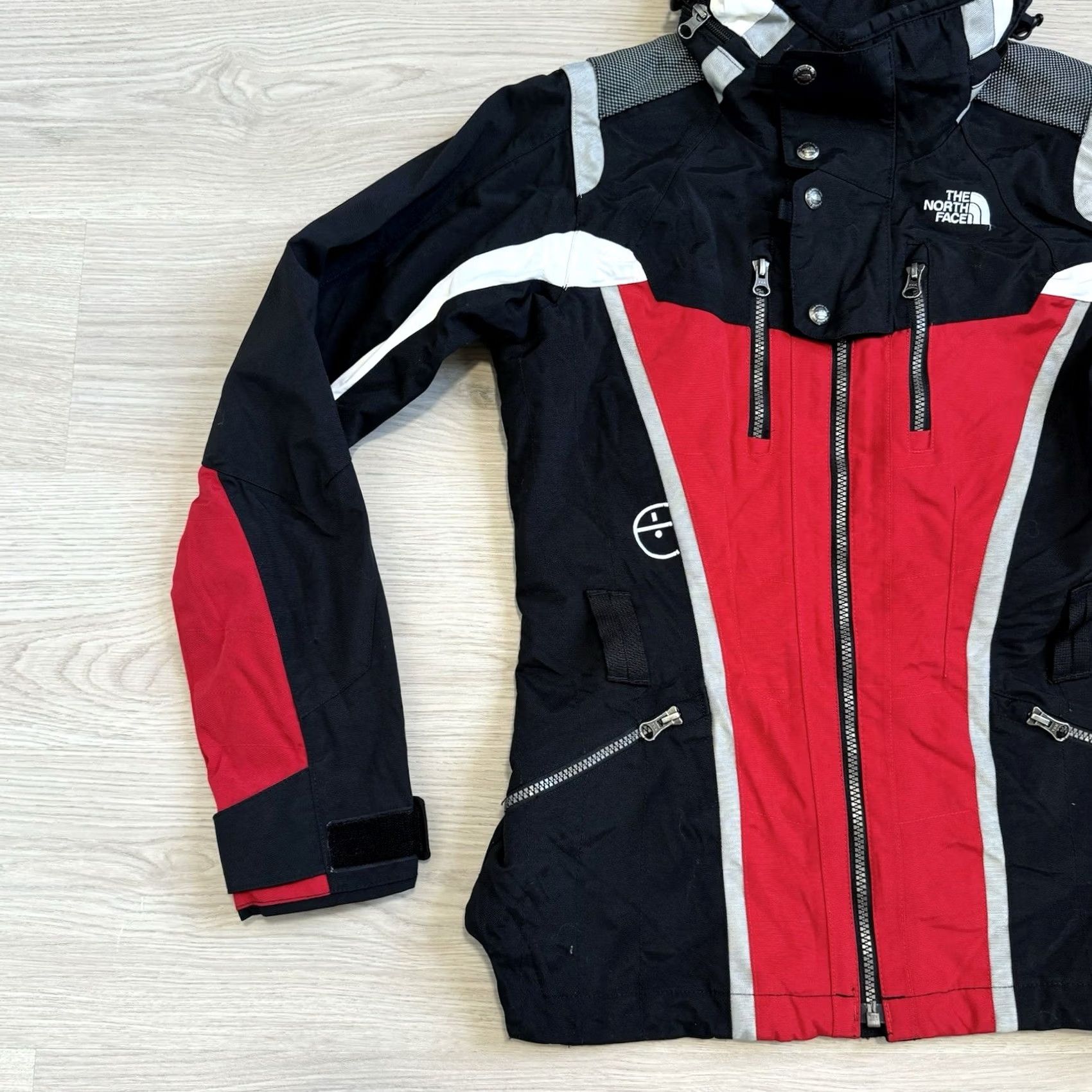The North Face VINTAGE The North Face Steep Tech Jacket Womens Small Red Black White Belted Ski EUC Size S / US 4 / IT 40 - 2 Thumbnail