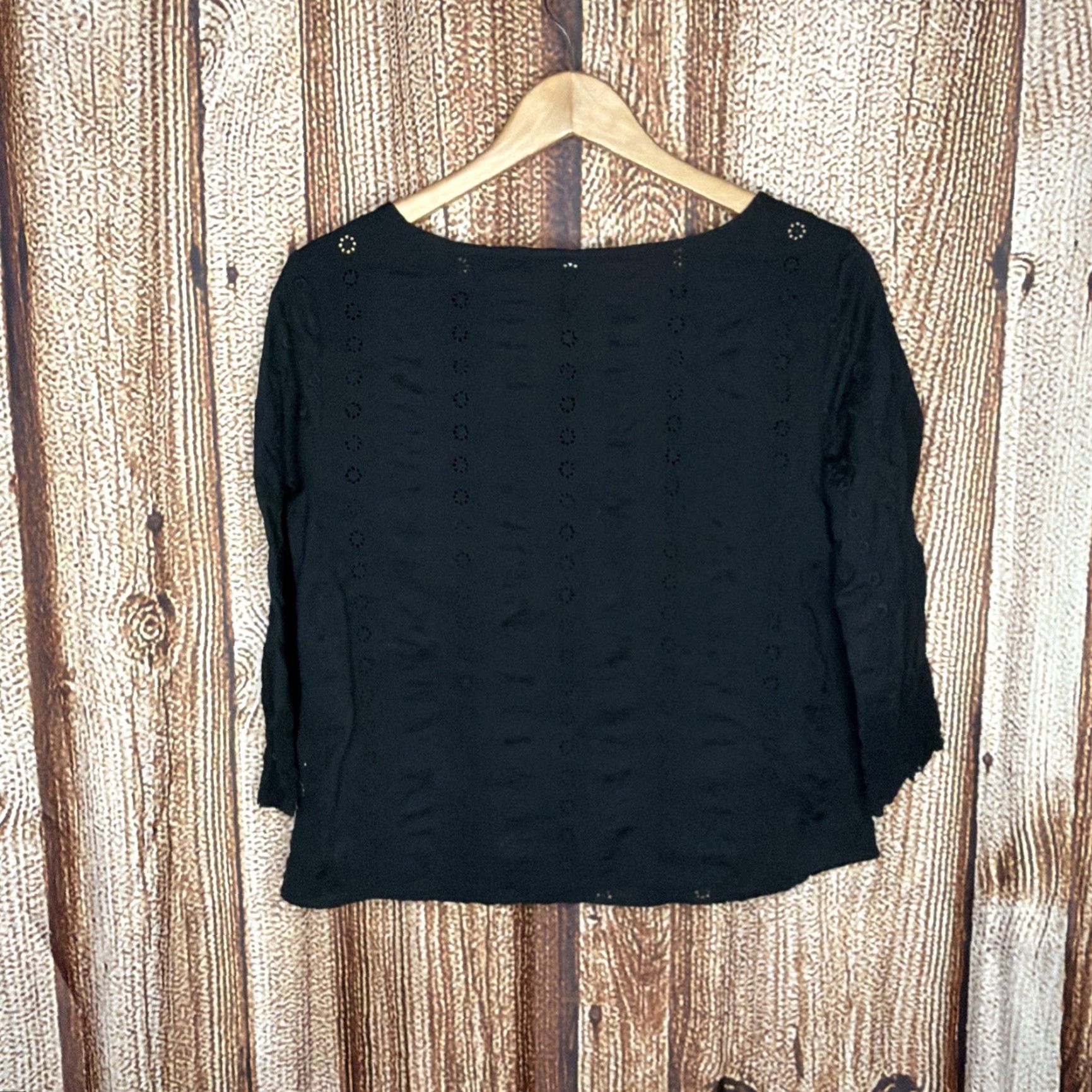Gap GAP Blouse Shirt Black Eyelet Embroidered 3/4 Sleeve Crochet Trim Women's S Boho Chic Casual Top Size S / US 4 / IT 40 - 4 Thumbnail