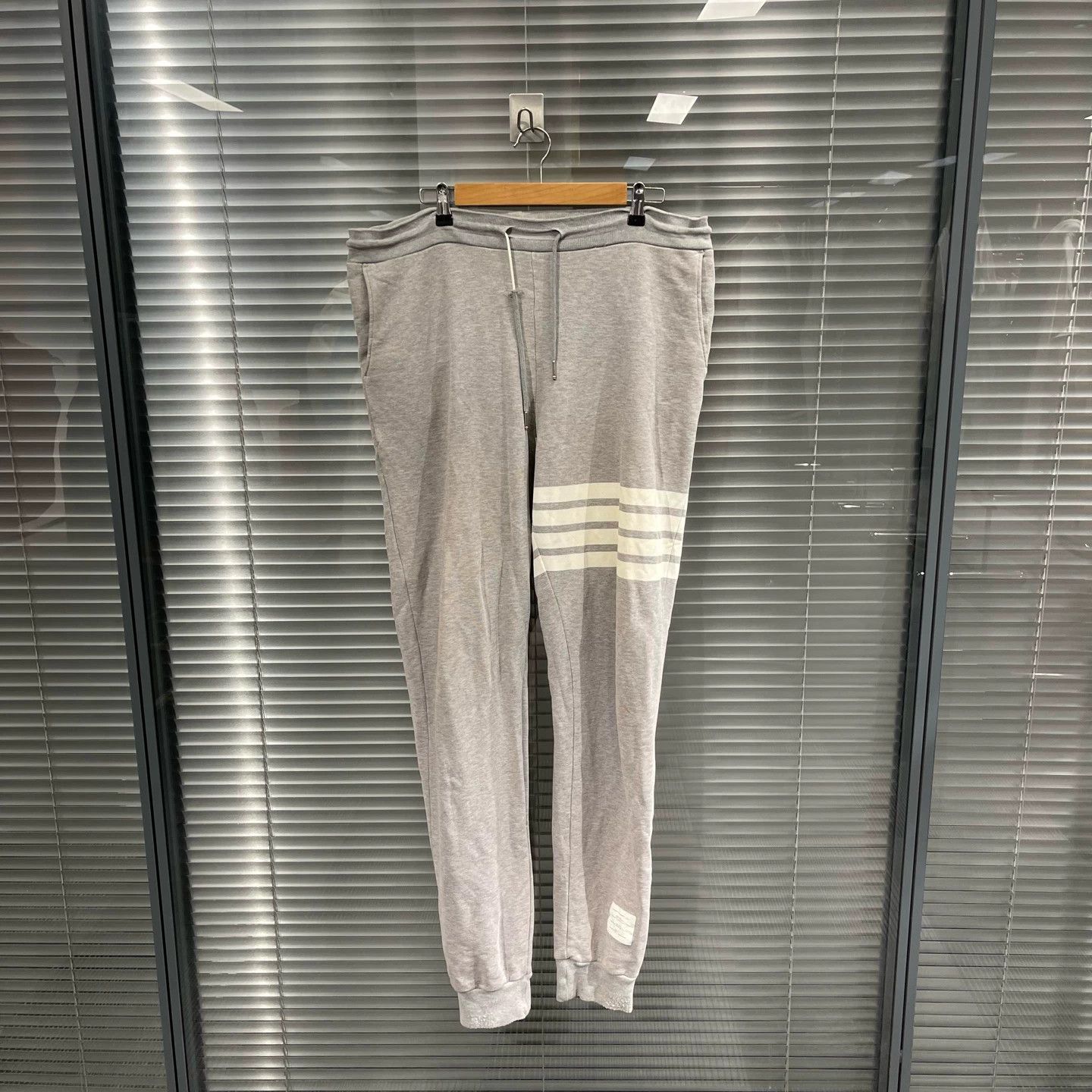 Thom Browne Thom Browne gray knit sweatpants 4 95new Size US 36 / EU 52 - 1 Thumbnail
