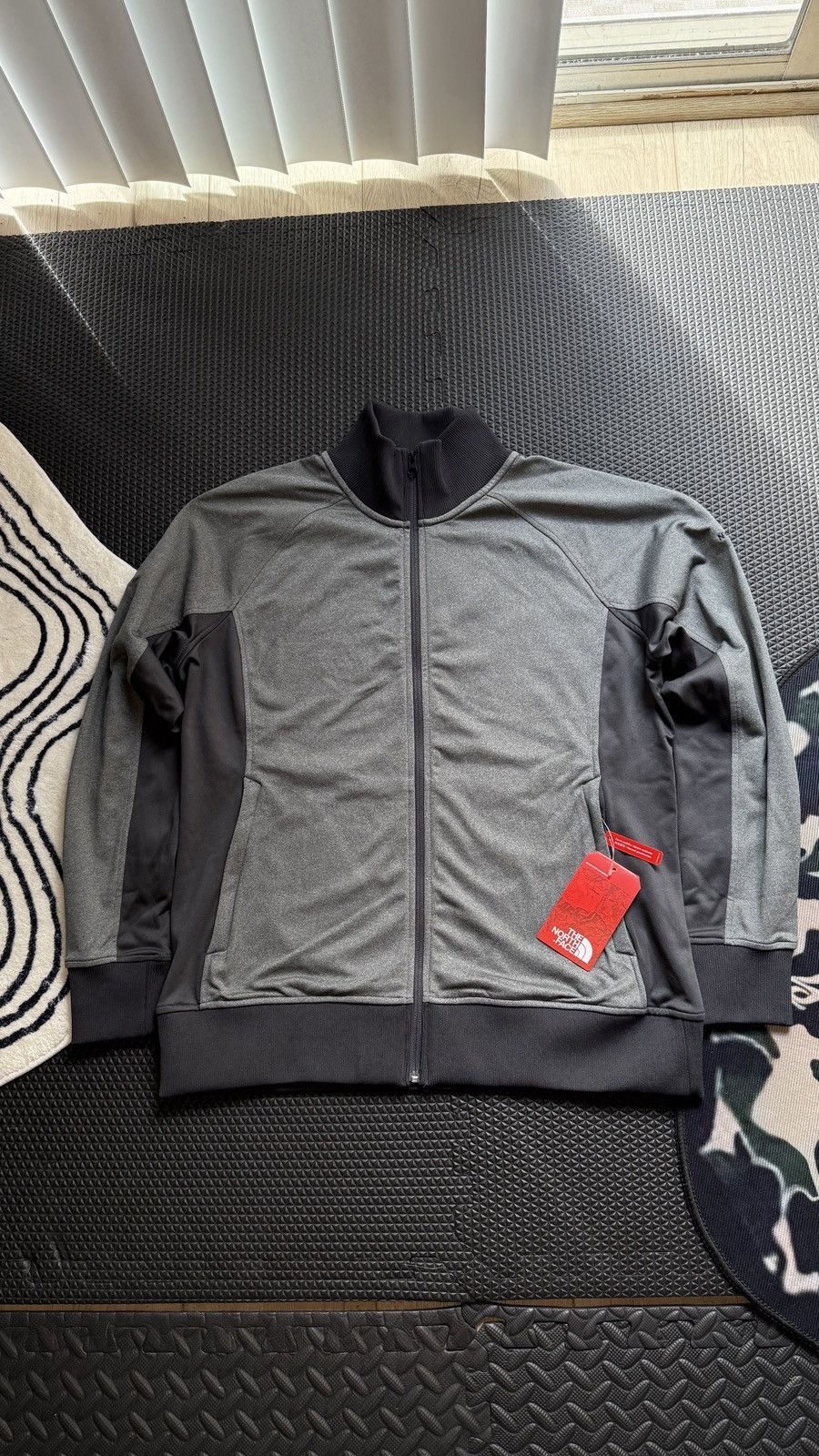 The North Face The North Face Grey/Black Full Zip Jacket (L / Women XL) Size US L / EU 52-54 / 3 - 1 Thumbnail