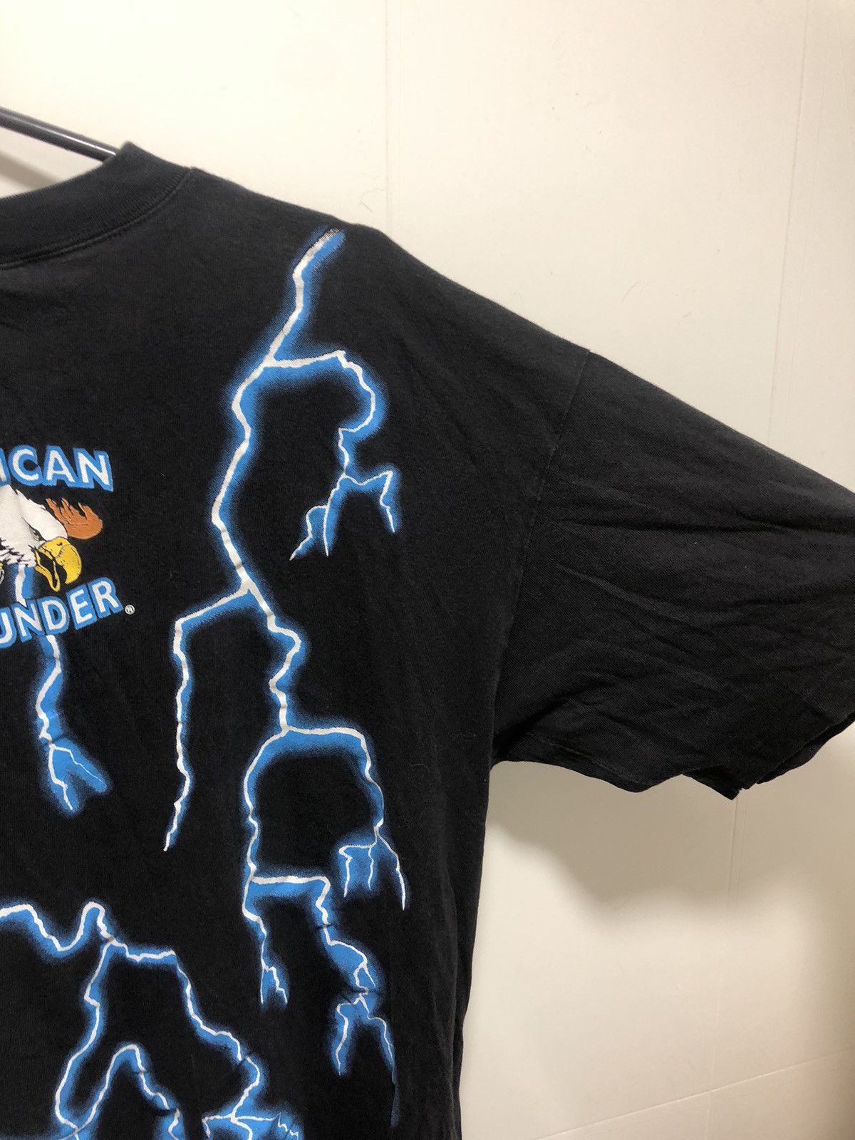Vintage Vintage American Thunder Size Large Black T-Shirt Born Count Size US L / EU 52-54 / 3 - 9 Thumbnail