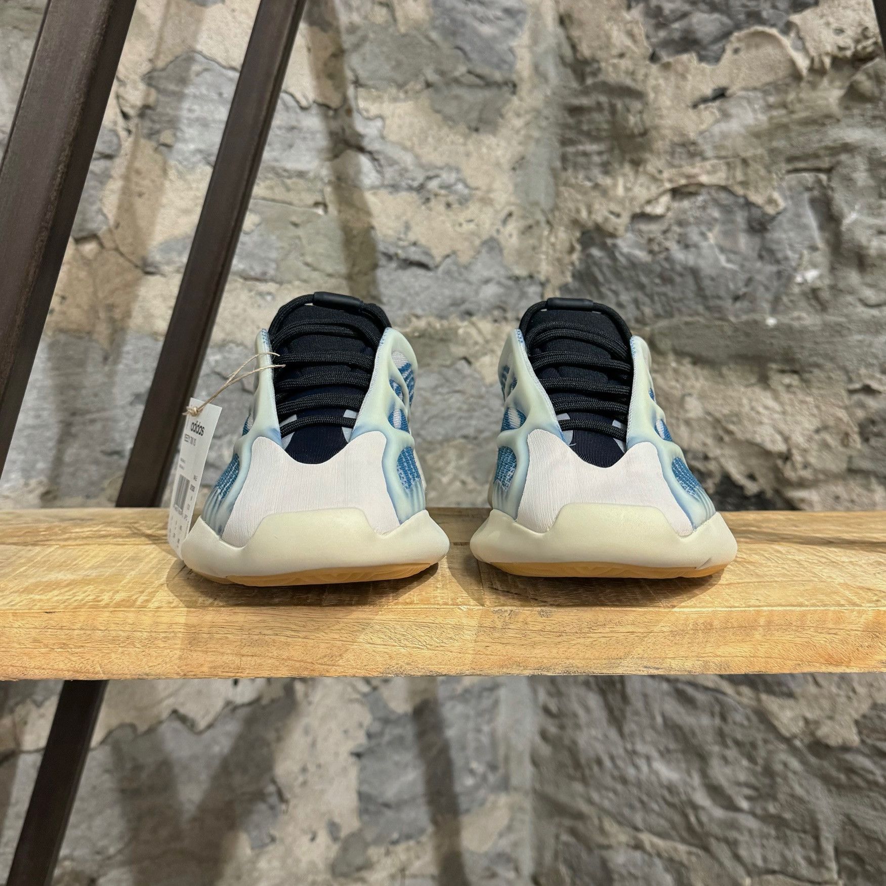 Adidas × Kanye West Adidas Yeezy 700 V3 Kyanit Sneakers Size US 9.5 / EU 42-43 - 4 Thumbnail