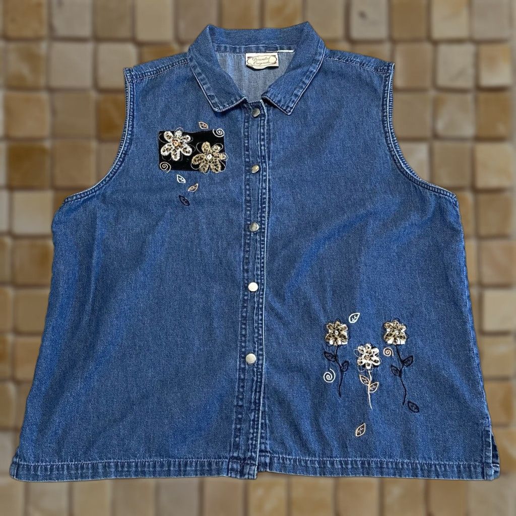 Vintage VINTAGE Jean Denim Vest Women's L Blue Floral Designer Button Closure Cotton Basic Jacket Size L / US 10 / IT 46 - 1 Thumbnail