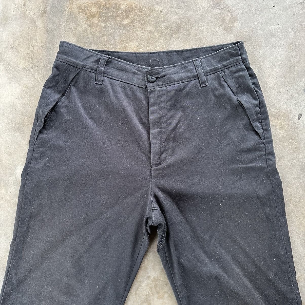 Japanese Brand Vintage Uniqlo Japan Black Casual Trousers Pants Size US 28 / EU 44 - 2 Thumbnail