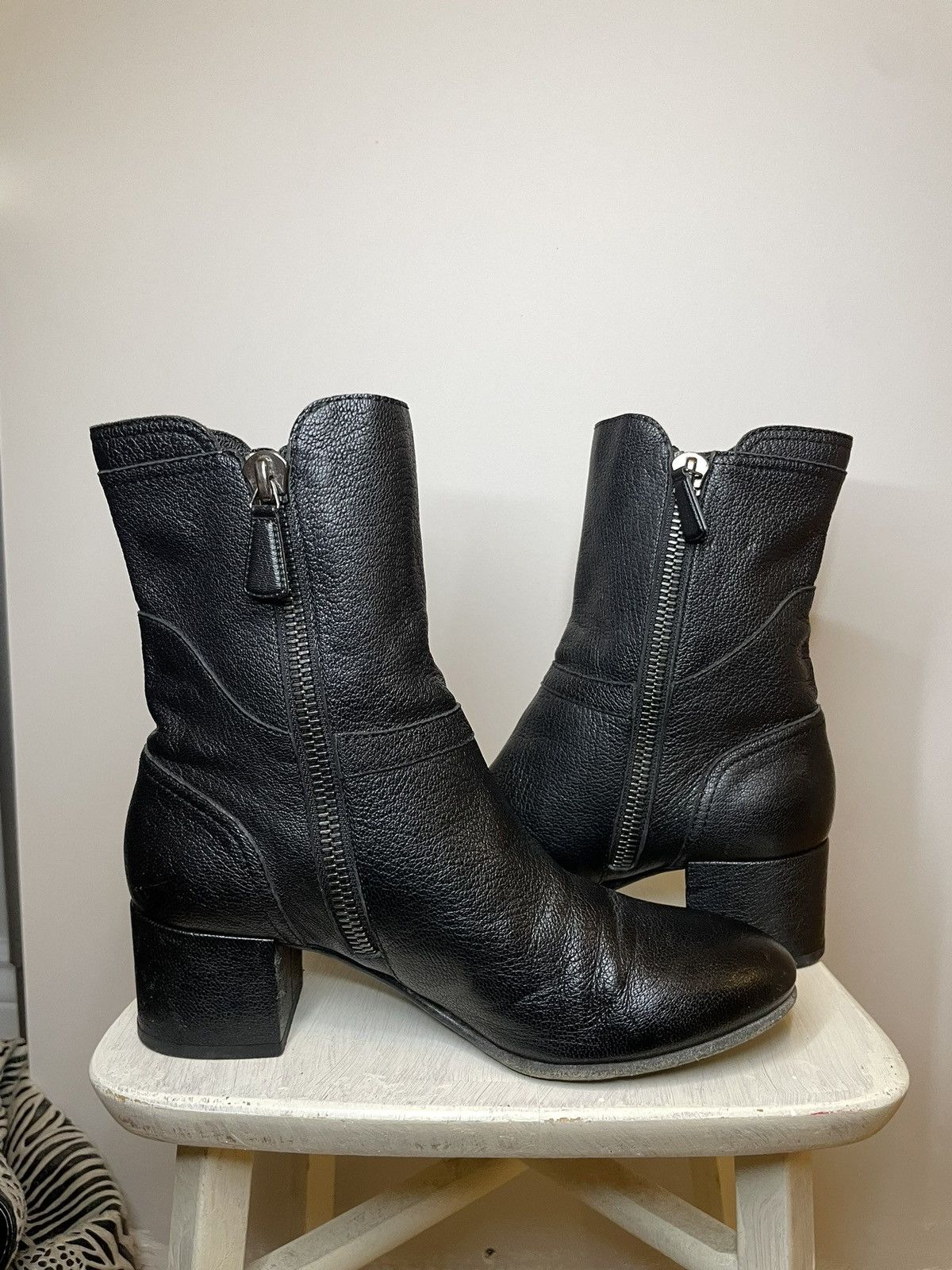 Chanel Chanel Interlocking CC Logo Boots Size US 7.5 / IT 37.5 - 9 Thumbnail