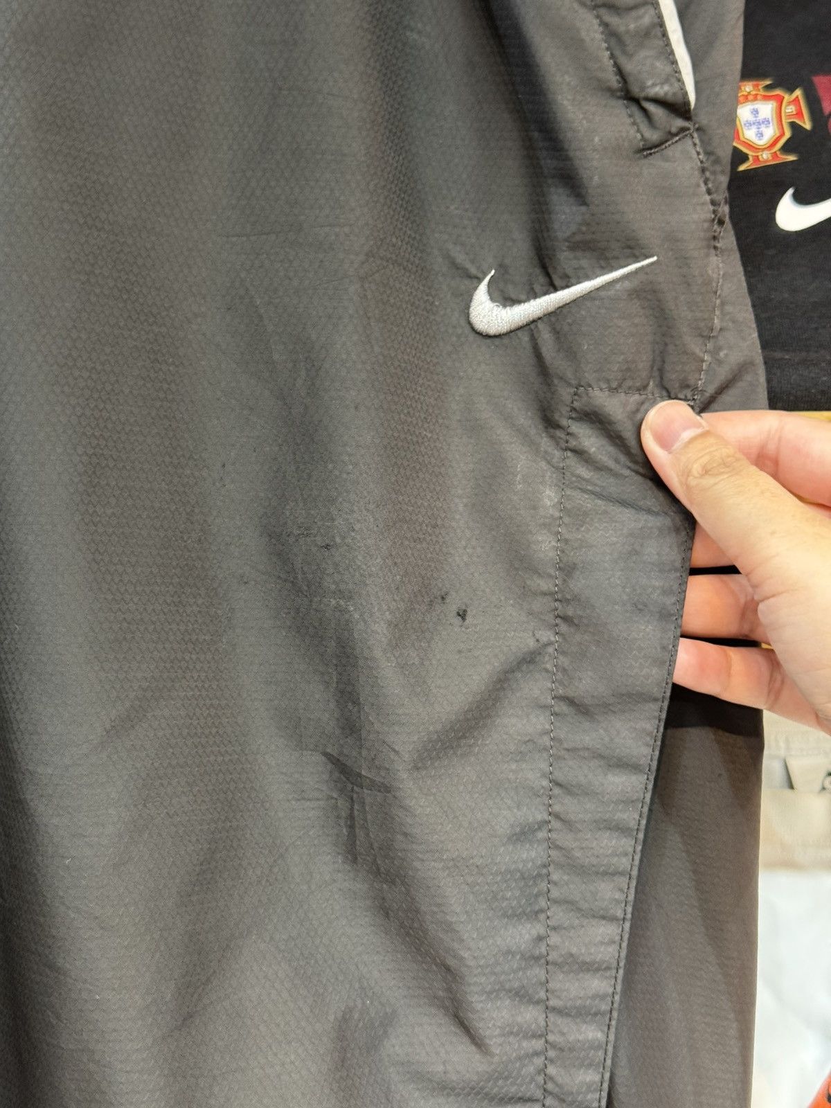 Vintage Vintage Nike Miniswoosh 00's Nylon Pants Size US 35 - 11 Thumbnail