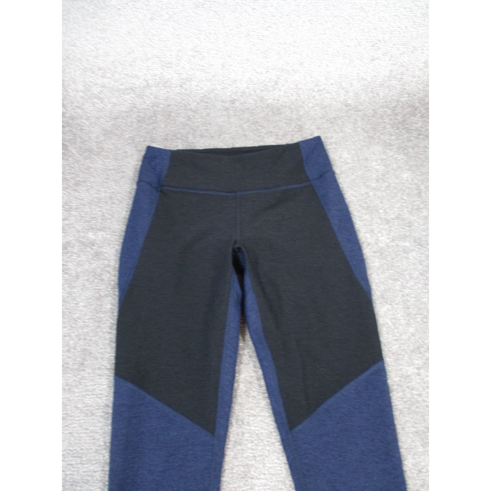 Outdoor Voices Outdoor Voices Leggings Womens Small Black Colorblock Compression Cropped Athletic Activewear Gym & Training Running Yoga Womens Size 28" / US 6 / IT 42 - 2 Thumbnail