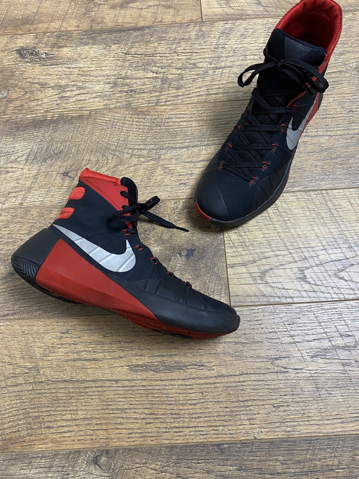 Nike Nike Hyperdunk 2015 "Bred" Futuristic High Top Rare Size US 8.5 / EU 41-42 - 1 Thumbnail