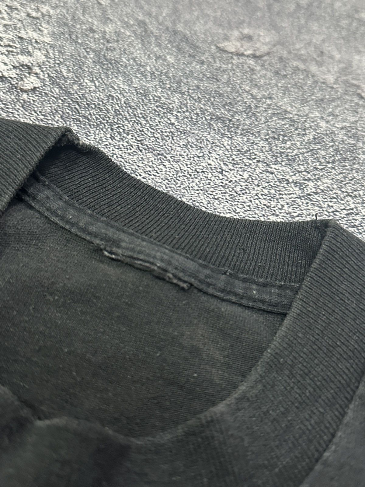 Vintage Vintage 1998 U2 Rattle And Hum Faded Black Band Tee S/M Size US M / EU 48-50 / 2 - 8 Thumbnail