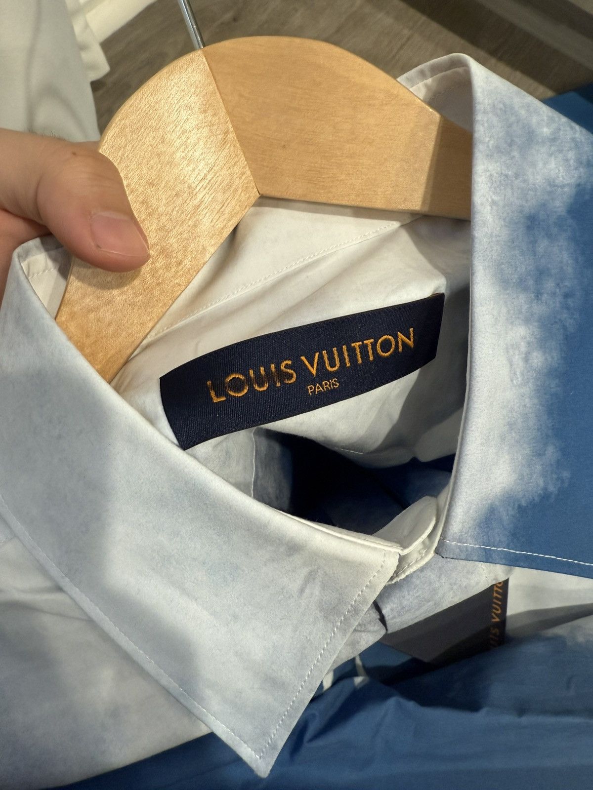Louis Vuitton Louis Vuitton Blue Clouds Logo Shirt Size US XL / EU 56 / 4 - 6 Thumbnail