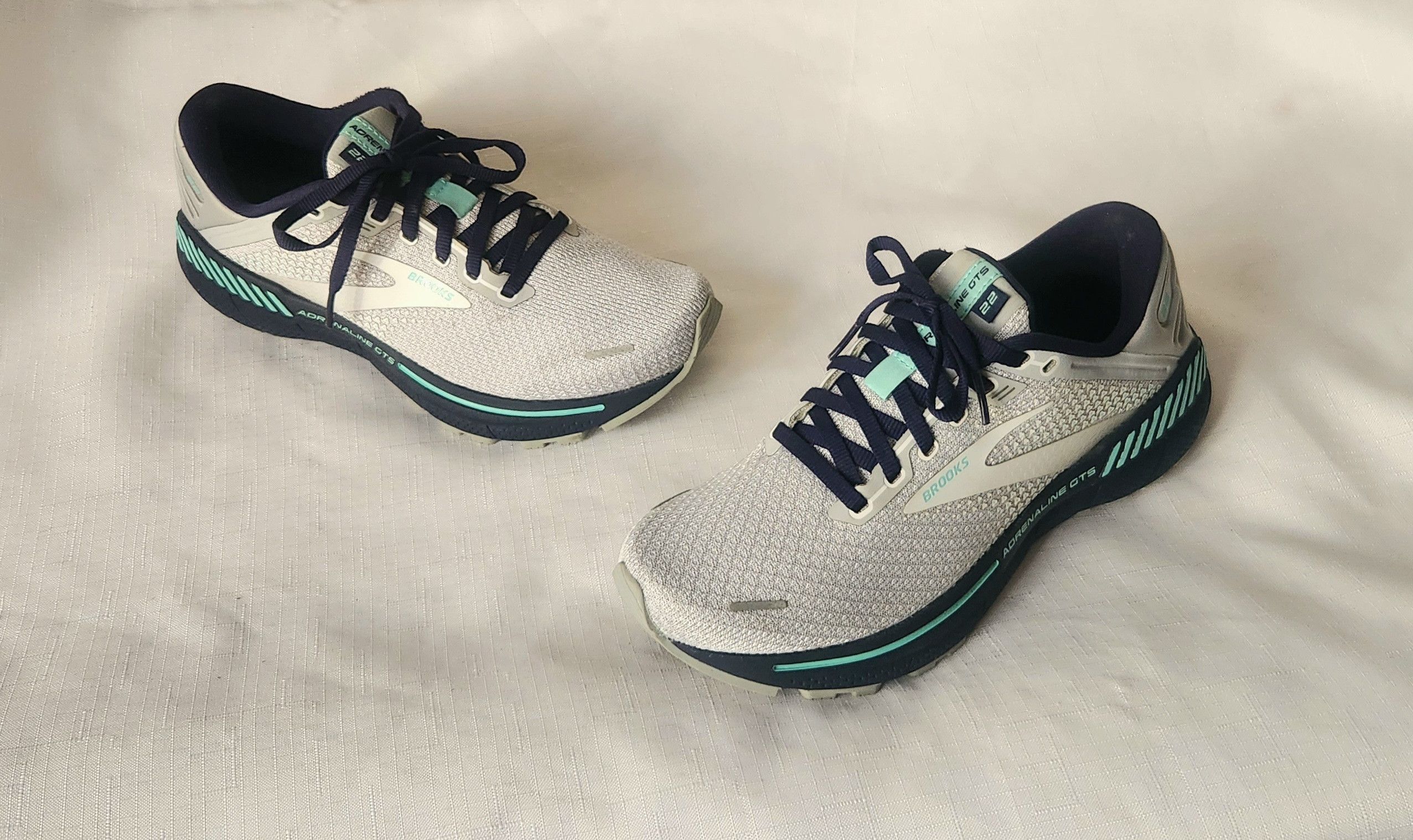 Saucony Brooks Adrenaline GTS 22 Low Grey/Peacoat Women's Size 8 Size US 8 / IT 38 - 3 Thumbnail