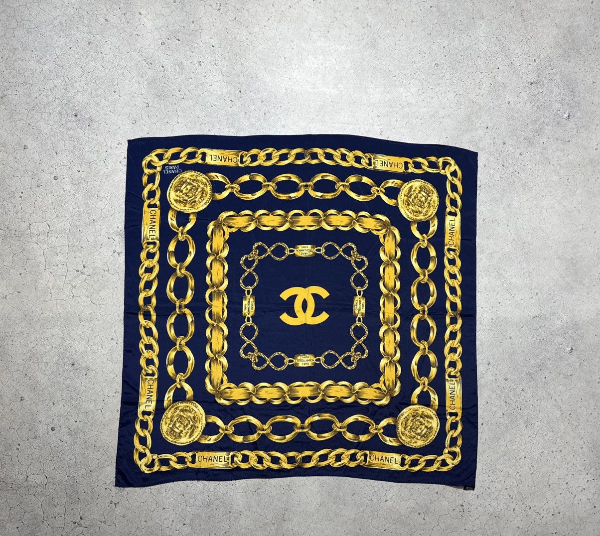 Chanel Chanel Paris Gold Chain 100% Silk Luxury Very Rare Scarf Size ONE SIZE - 1 Thumbnail