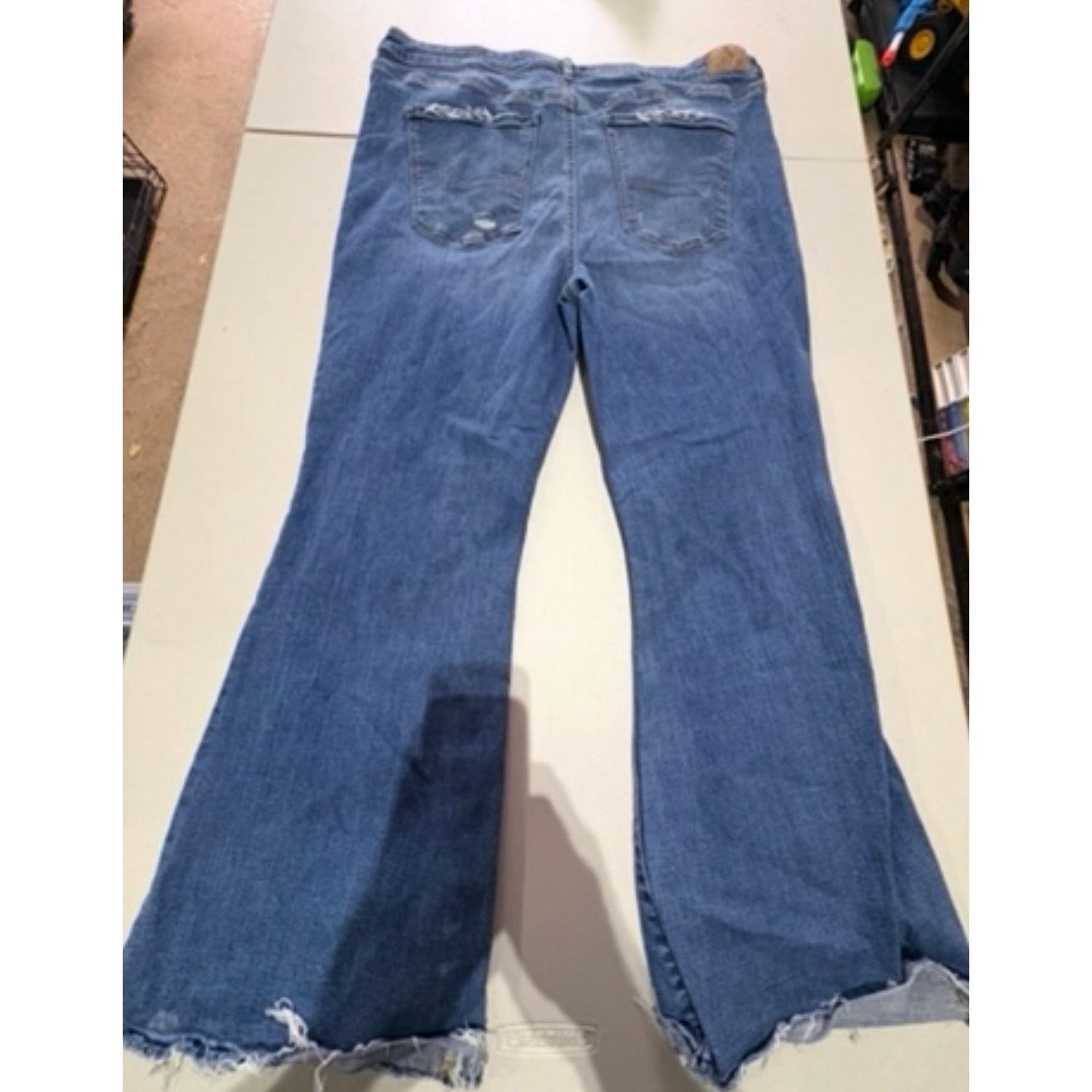 American Eagle Outfitters American Eagle Women’s Size 18 Short Stretch Flare Jeans Size 40" / US 18 - 12 Thumbnail