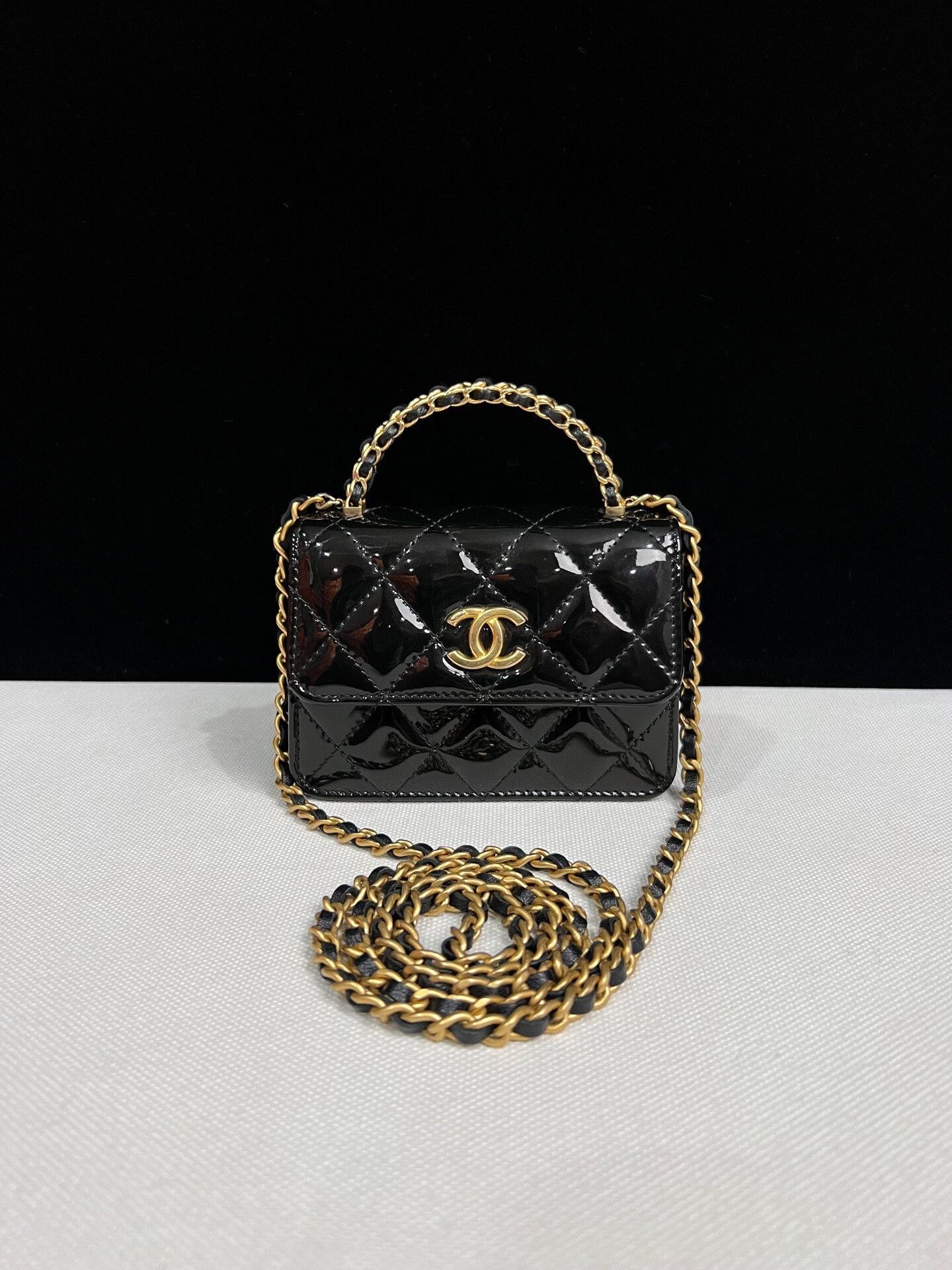 Chanel Pre-loved Bag Very good condition Size ONE SIZE - 1 Thumbnail