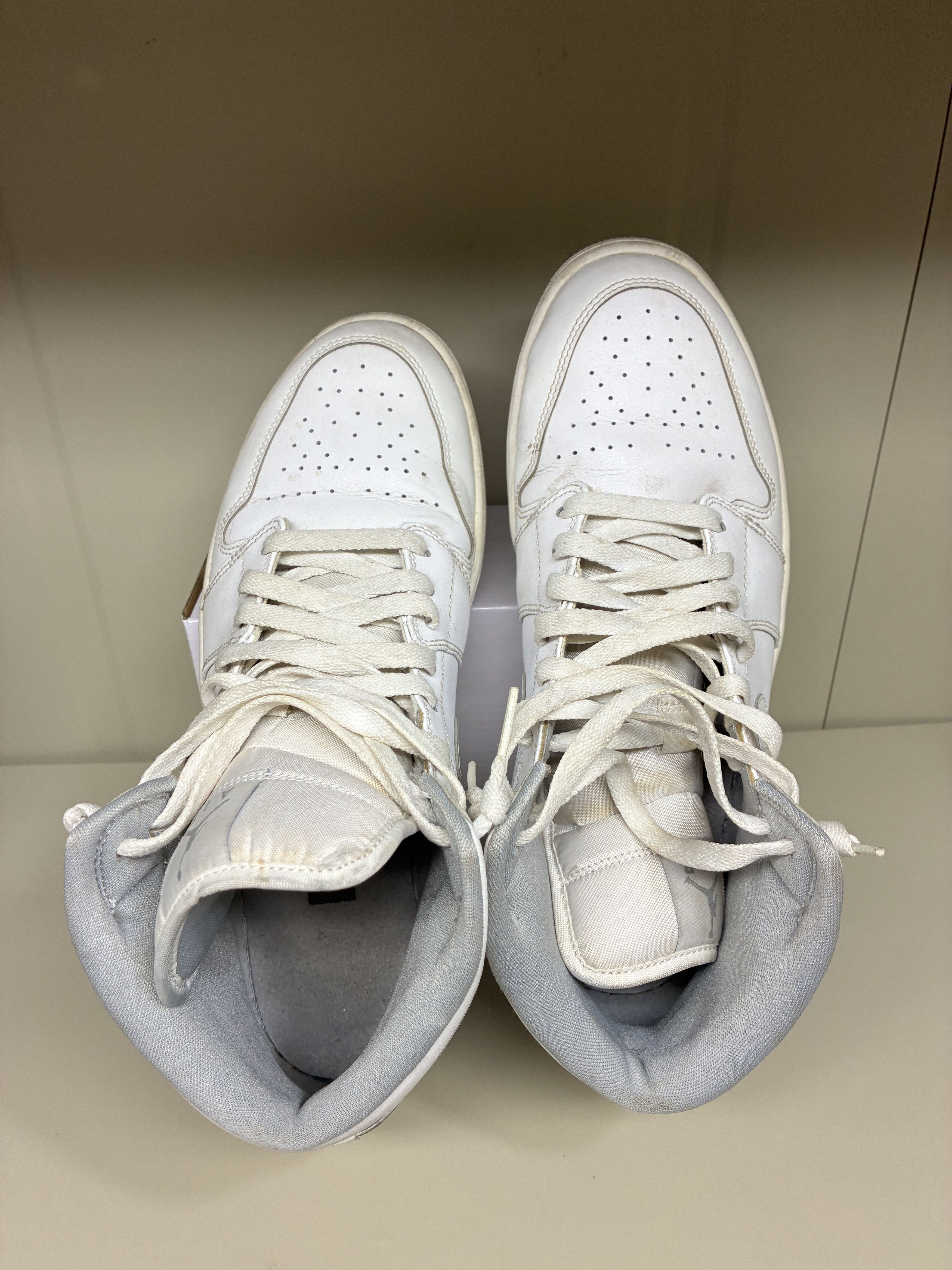 Nike Nike Air Jordan 1 Mid White Wolf Grey 2016 Men's Size 11 Size US 11 / EU 44 - 5 Thumbnail
